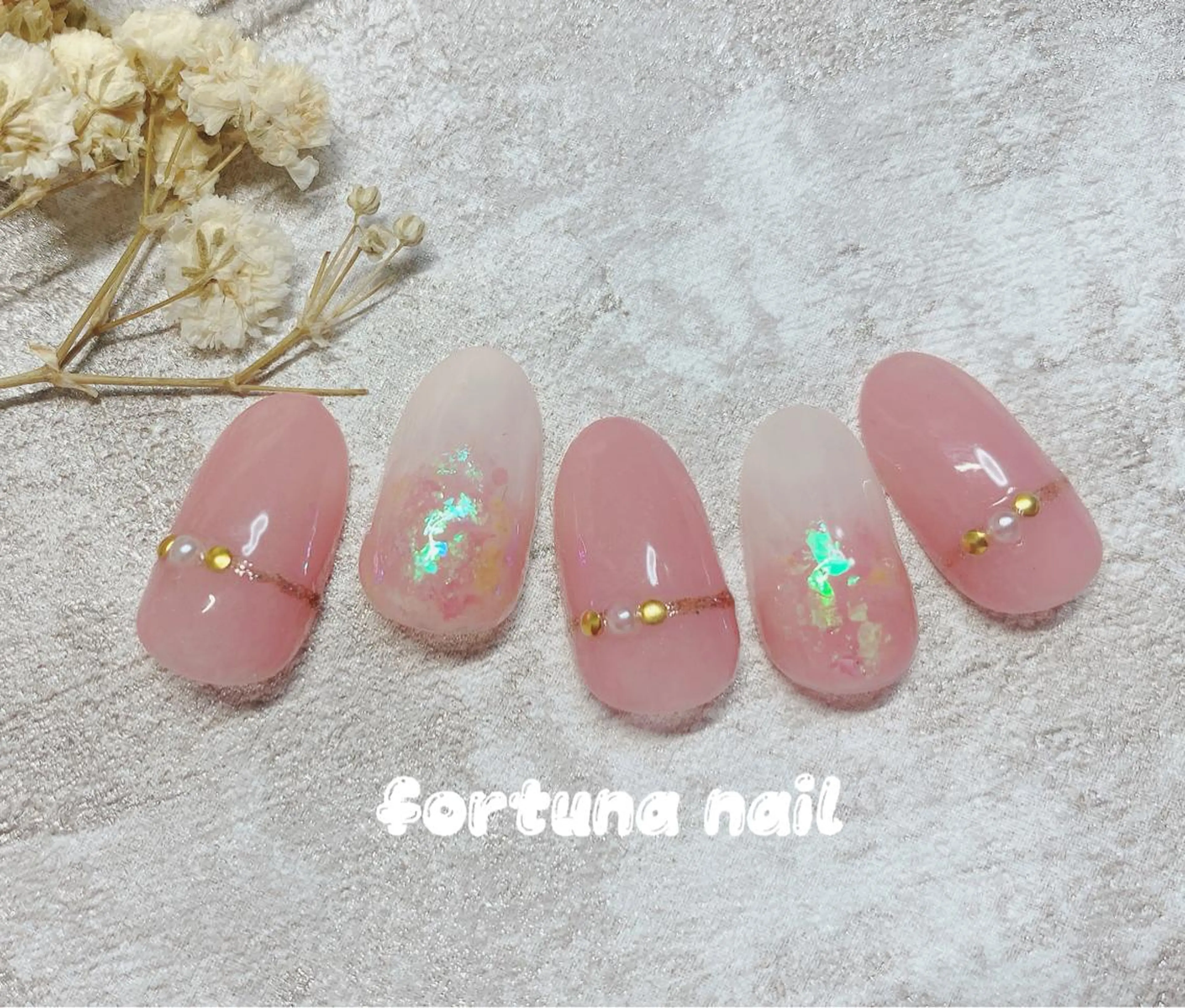 ミディアム ネイル Nail •Head スパFortunaのネイルデザイン
