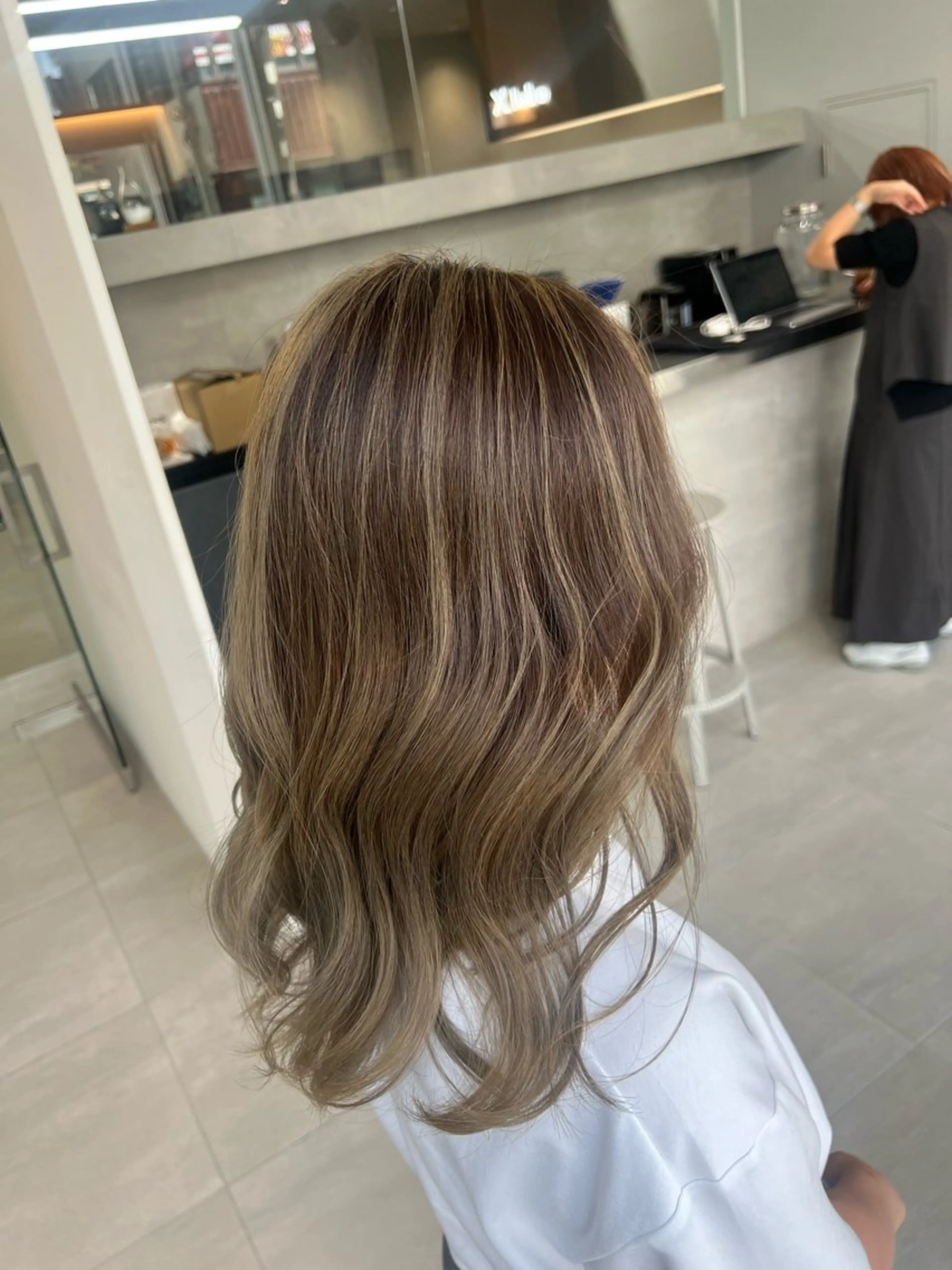 ミディアム カラー ハイトーンカラー カット ヘアカラー トリートメント 吉沢遣人/レイヤー 艶カラー/抜け感のヘアスタイル