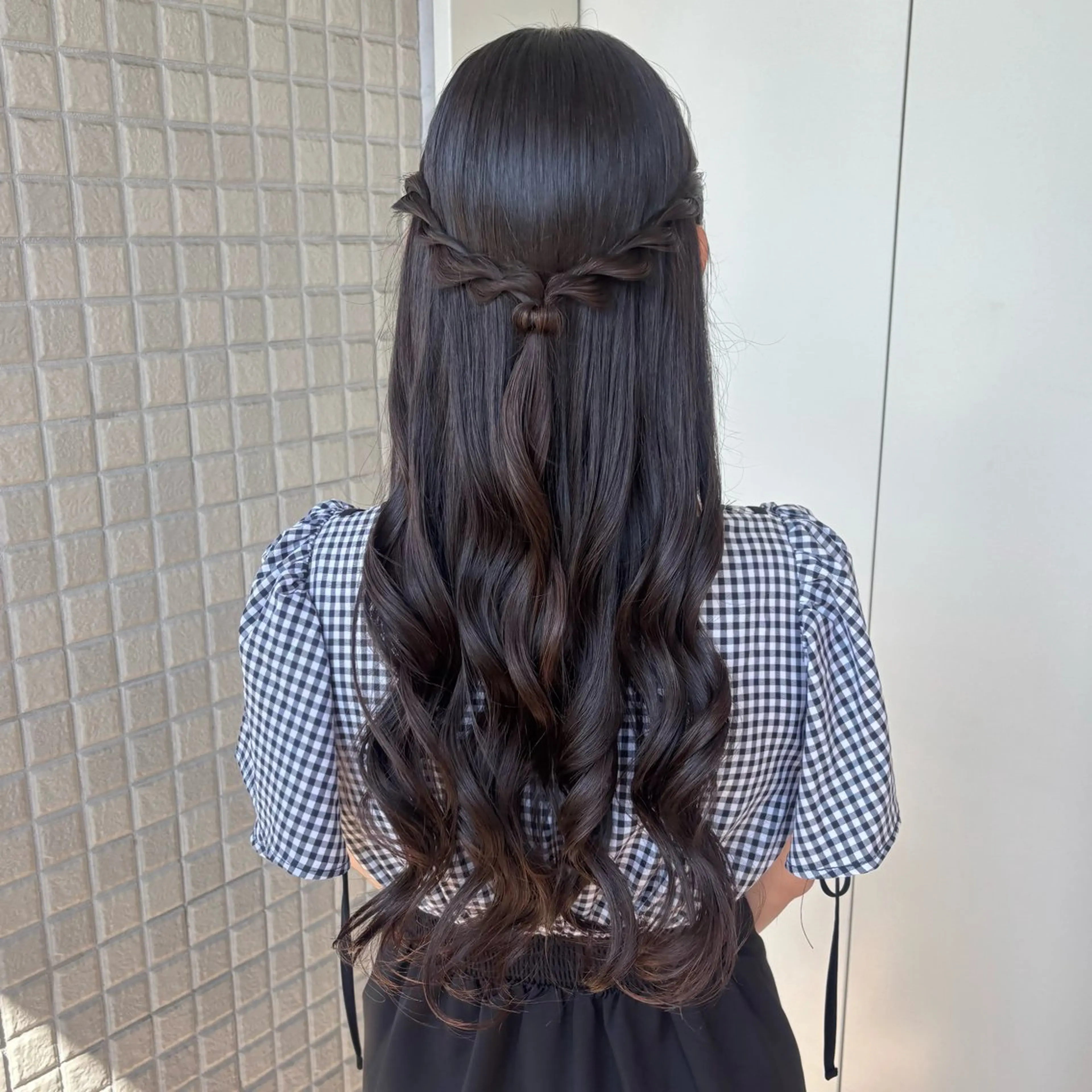 ヘアアレンジ ハーフアップ 艶感カラー/オリーブ アレンジ：♡のヘアスタイル