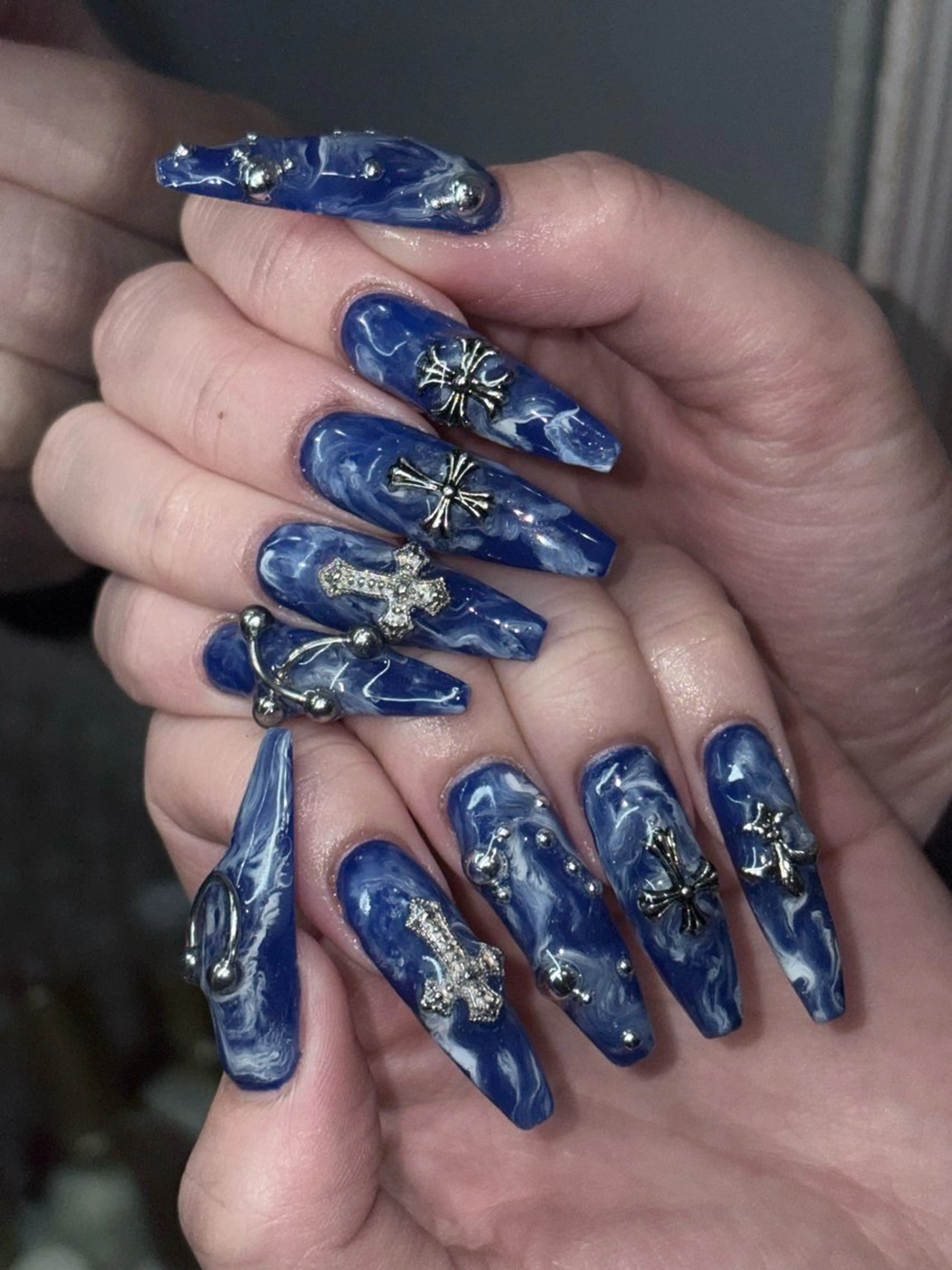 ネイル ハンドネイル さゆり￤推しキャラ ￤ロングネイル🩷のネイルデザイン