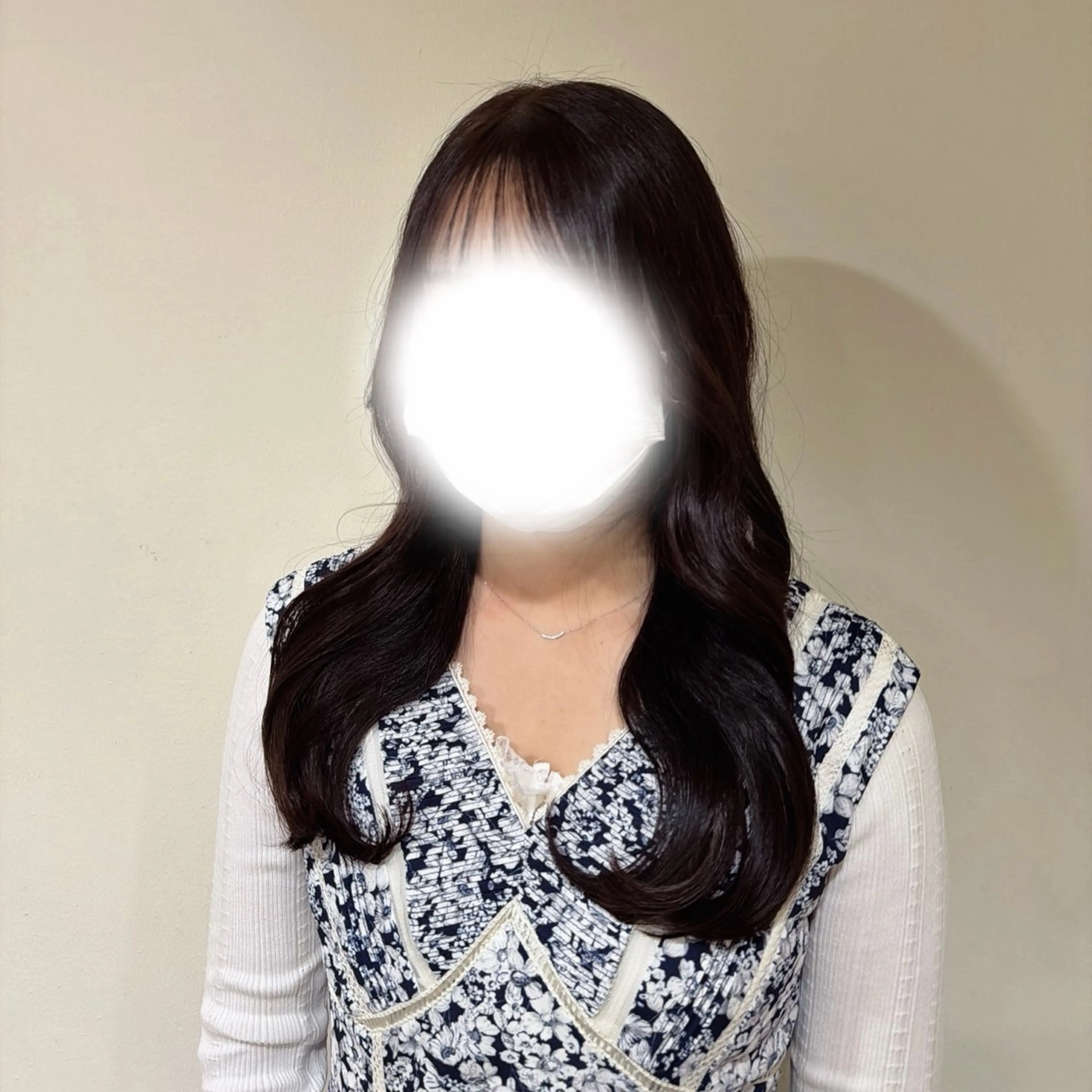 ロング カラー カット ヘアカラー トリートメント 小柳 夏美のヘアスタイル