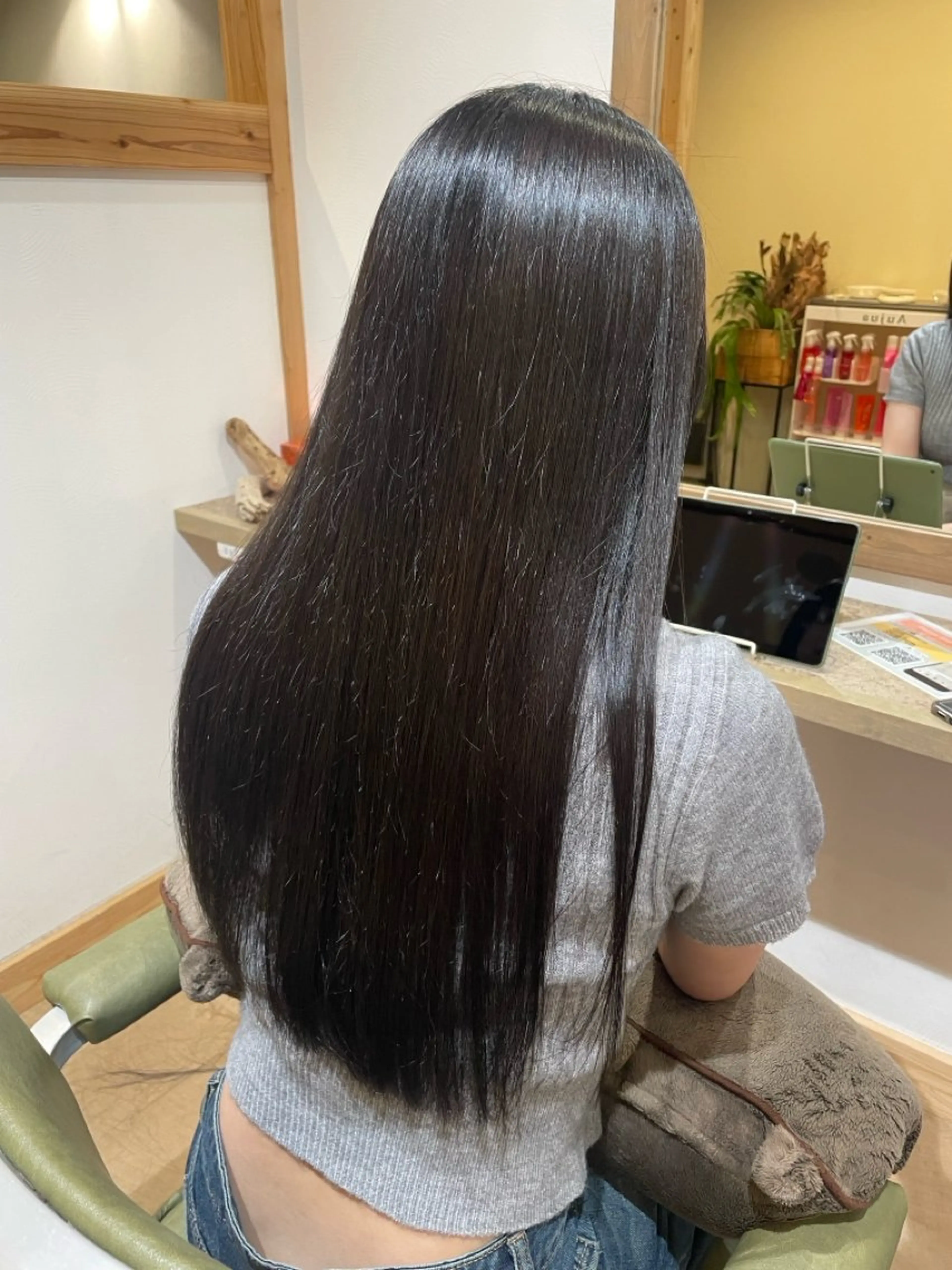ロング 畝原 陽真里のヘアスタイル