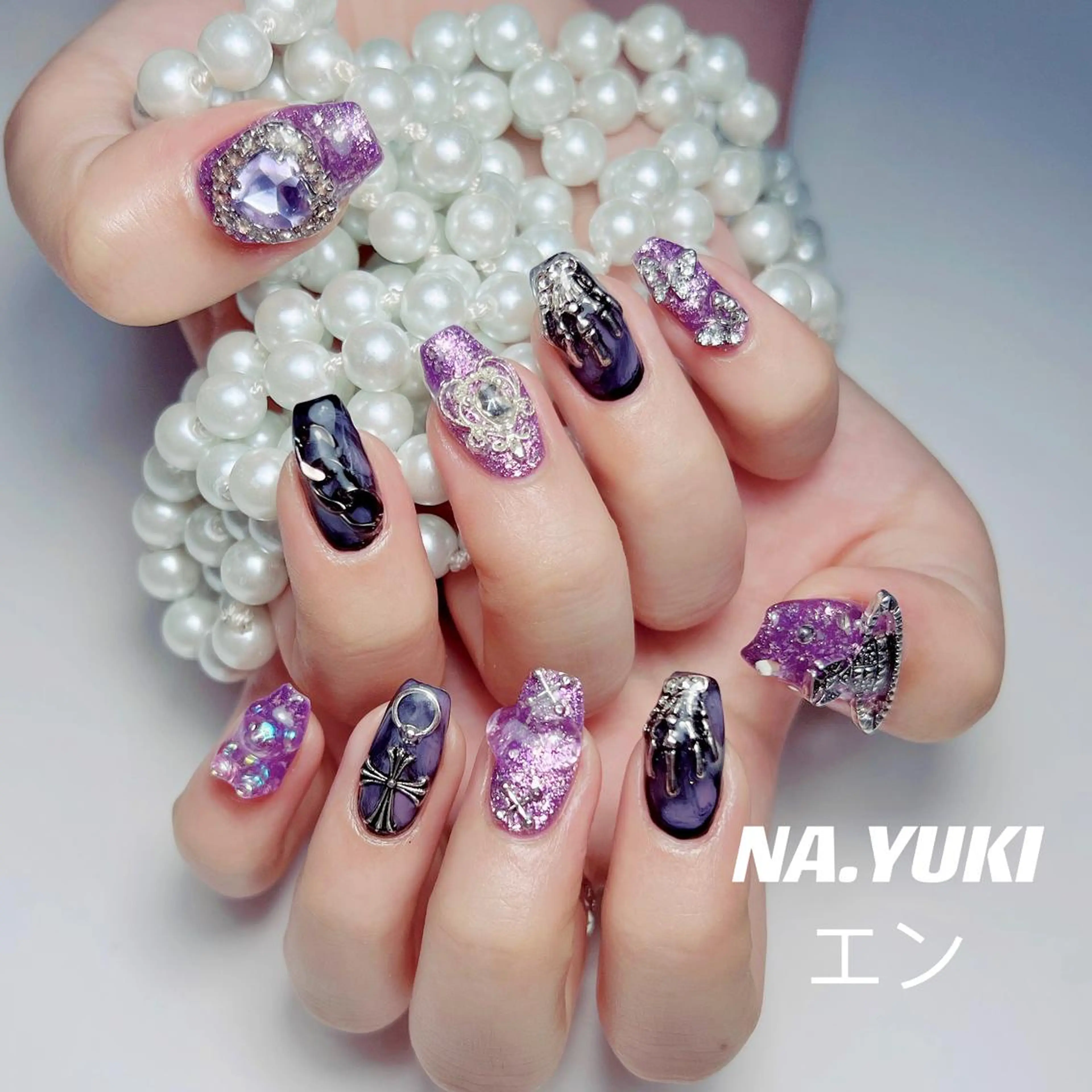 ネイル 🦋 Queenieのネイルデザイン