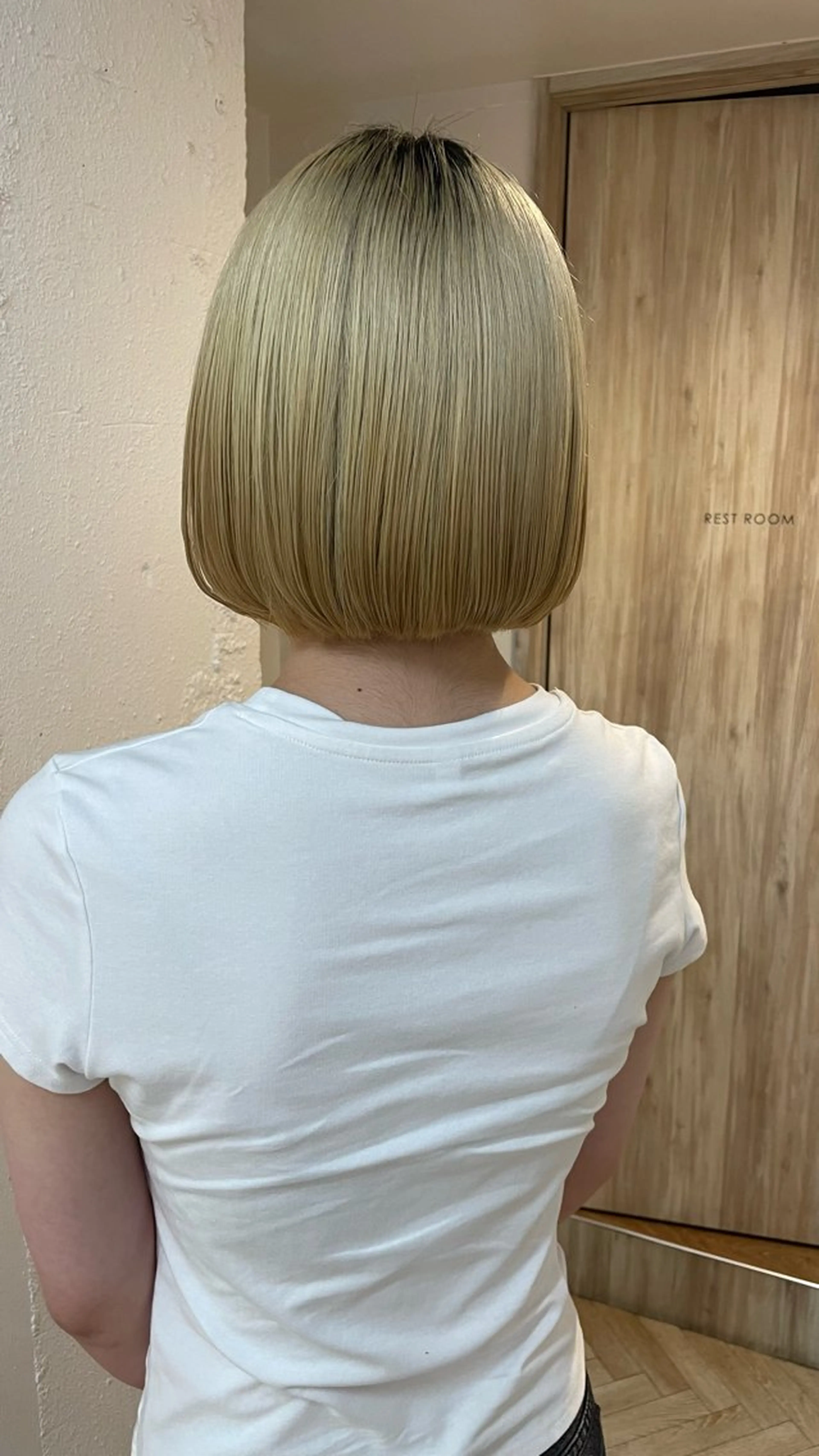 ショート 暖色カラー/ ストレート/くるみのヘアスタイル