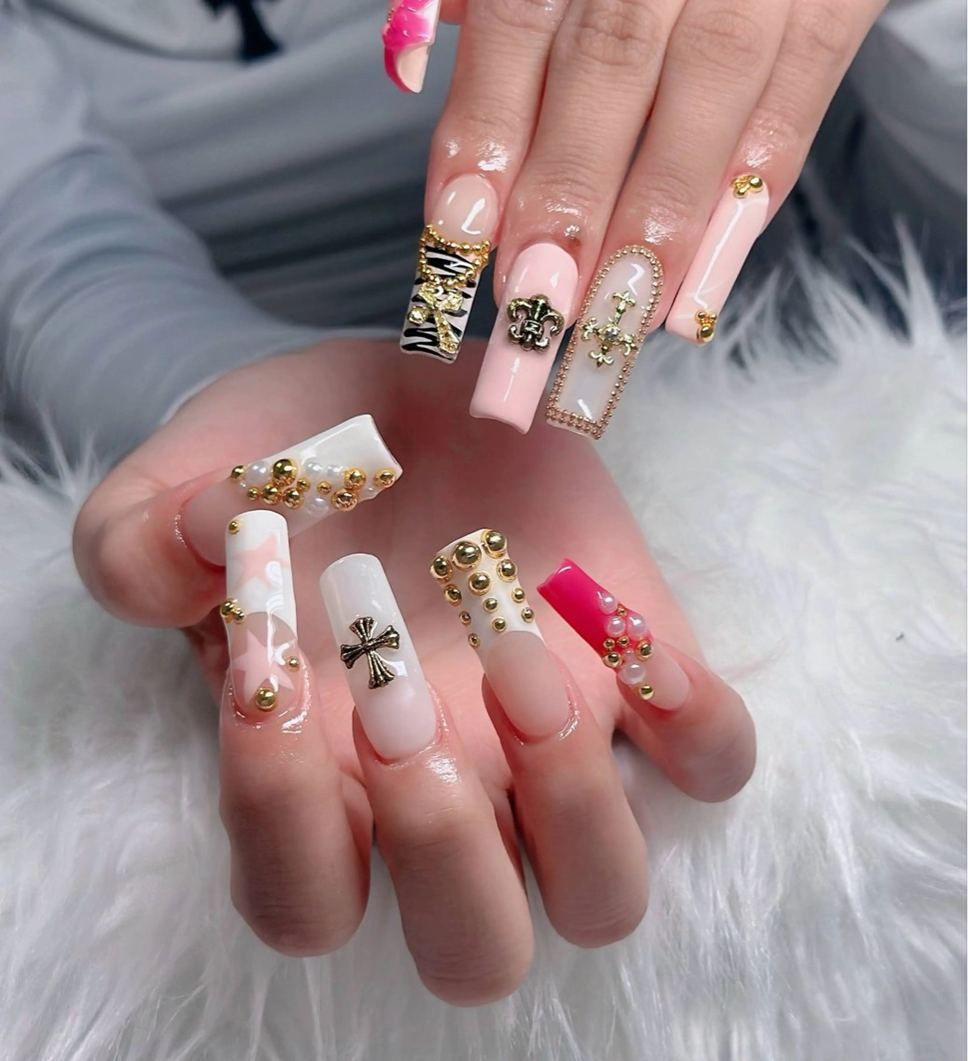 ネイル フレンチネイル ジェルネイル ハロウィン キラキラネイル 韓国ネイル ハンドネイル H.baby Nail Salonのネイルデザイン