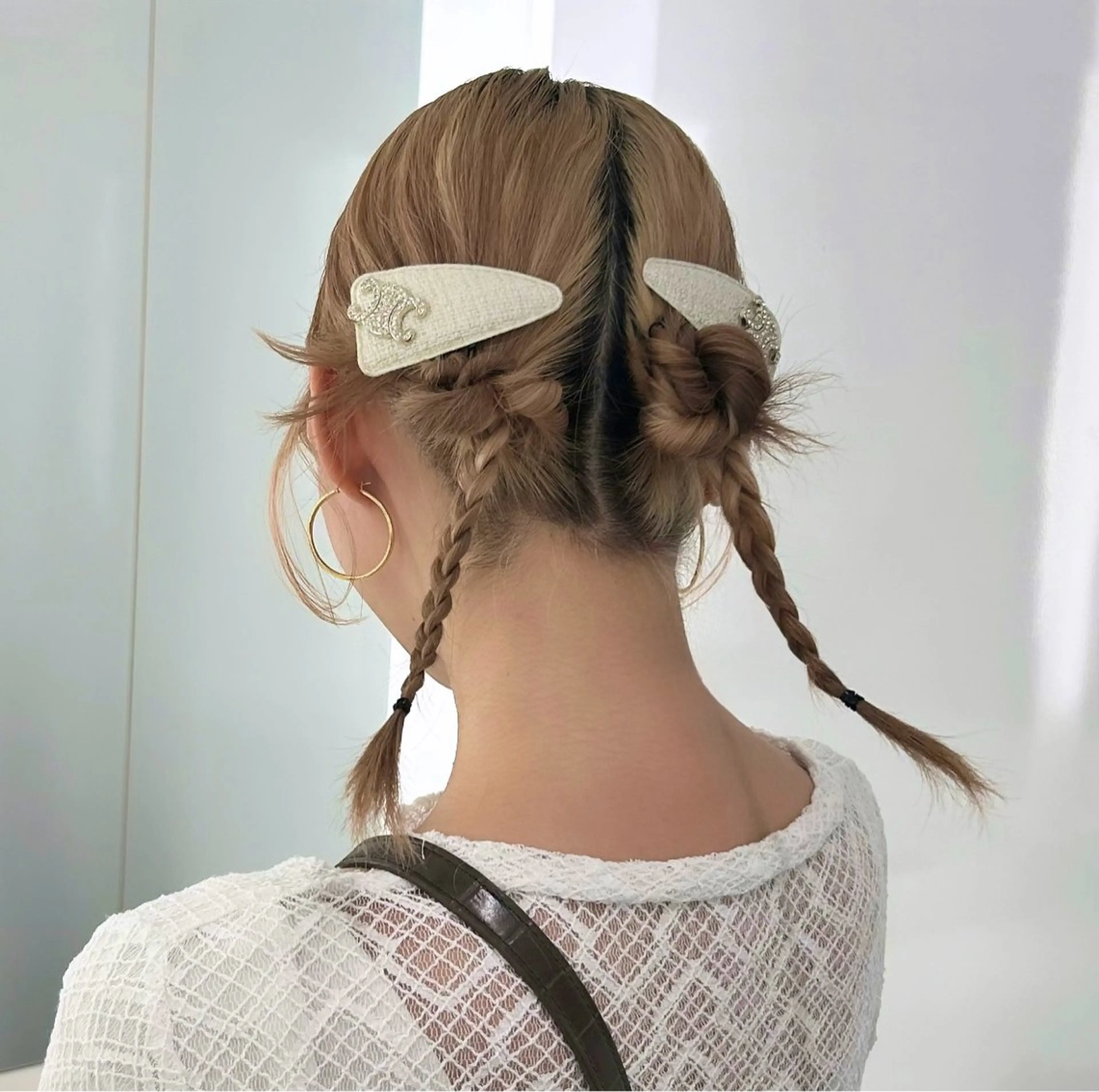 ミディアム ヘアアレンジ お団子ヘア 三つ編み ヘアセット 🫧透明感ボブ/ ハイトーン.nanoのヘアスタイル