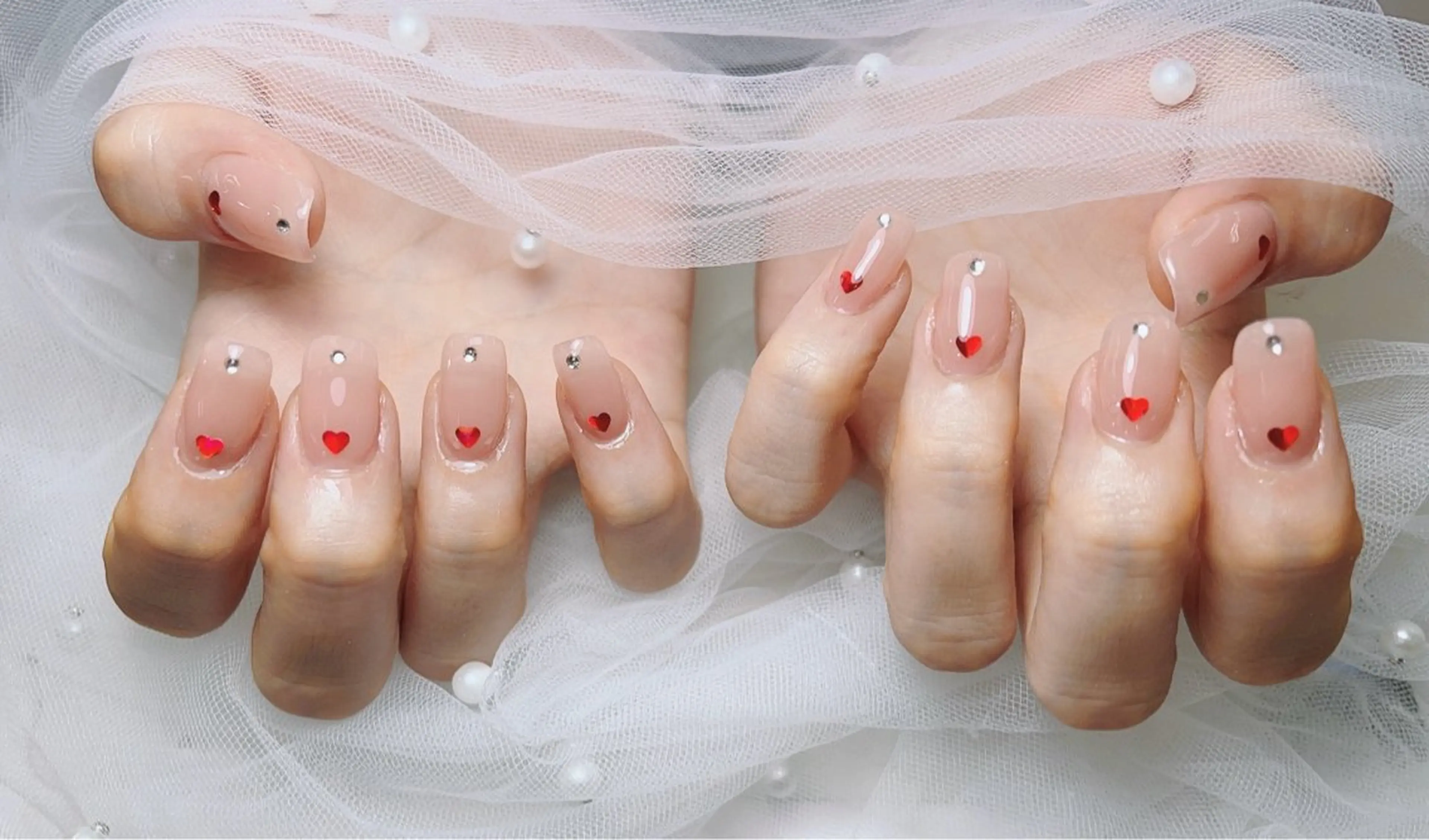 ネイル Demure リリス　銀座店のネイルデザイン