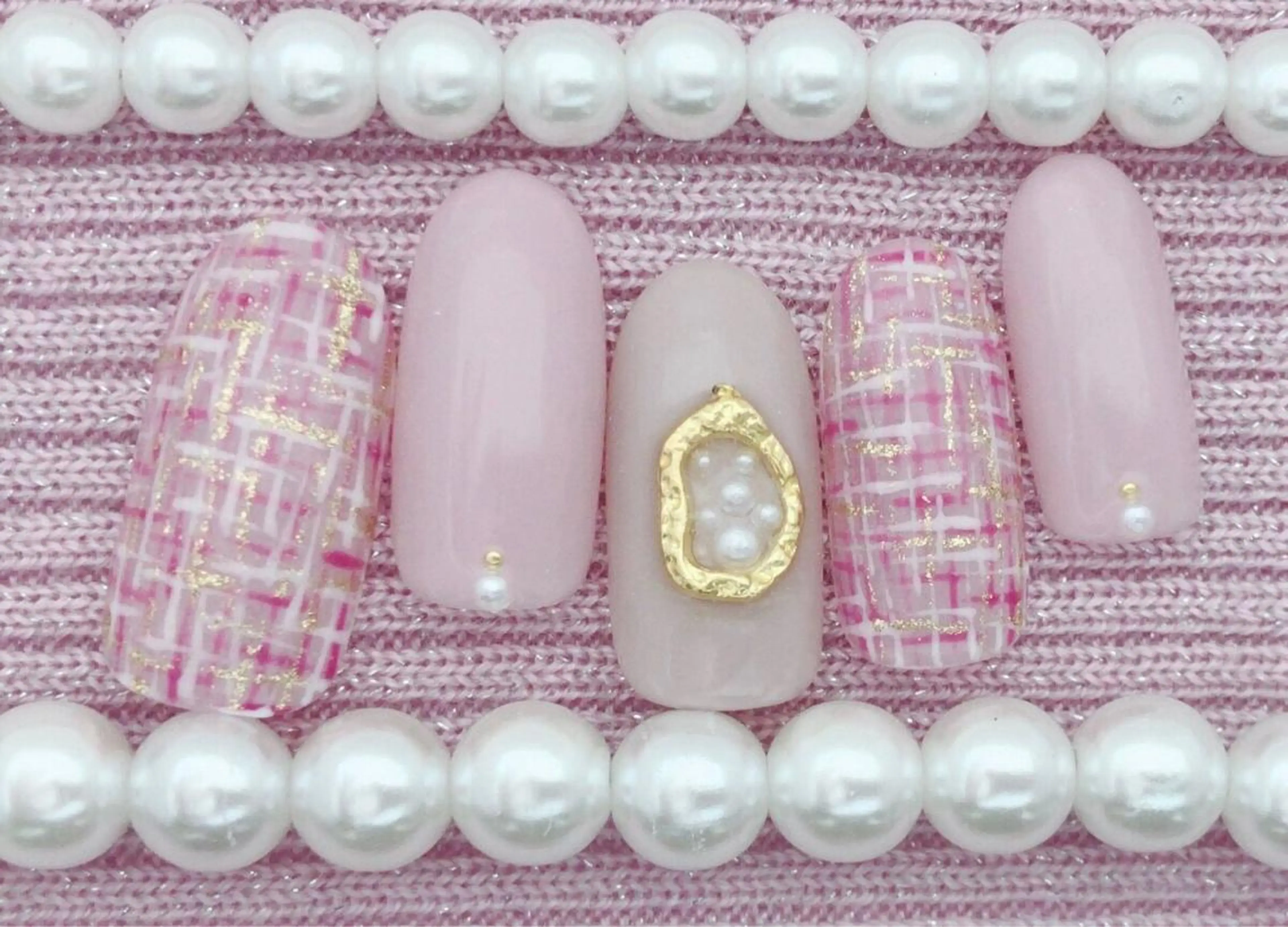 ネイル ストーンネイル Verest 西荻窪のネイルデザイン