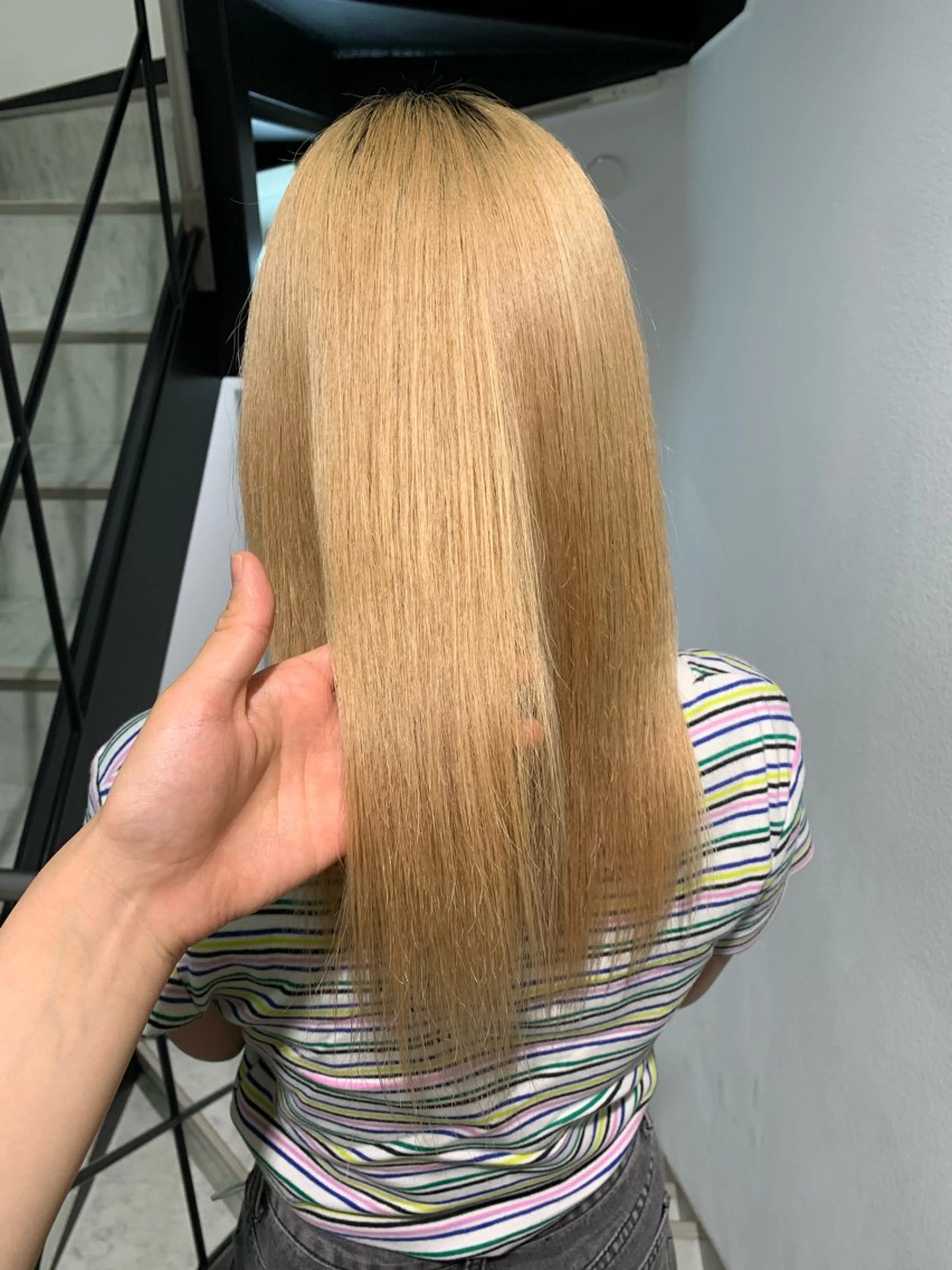 ミディアム yiye shioriのヘアスタイル
