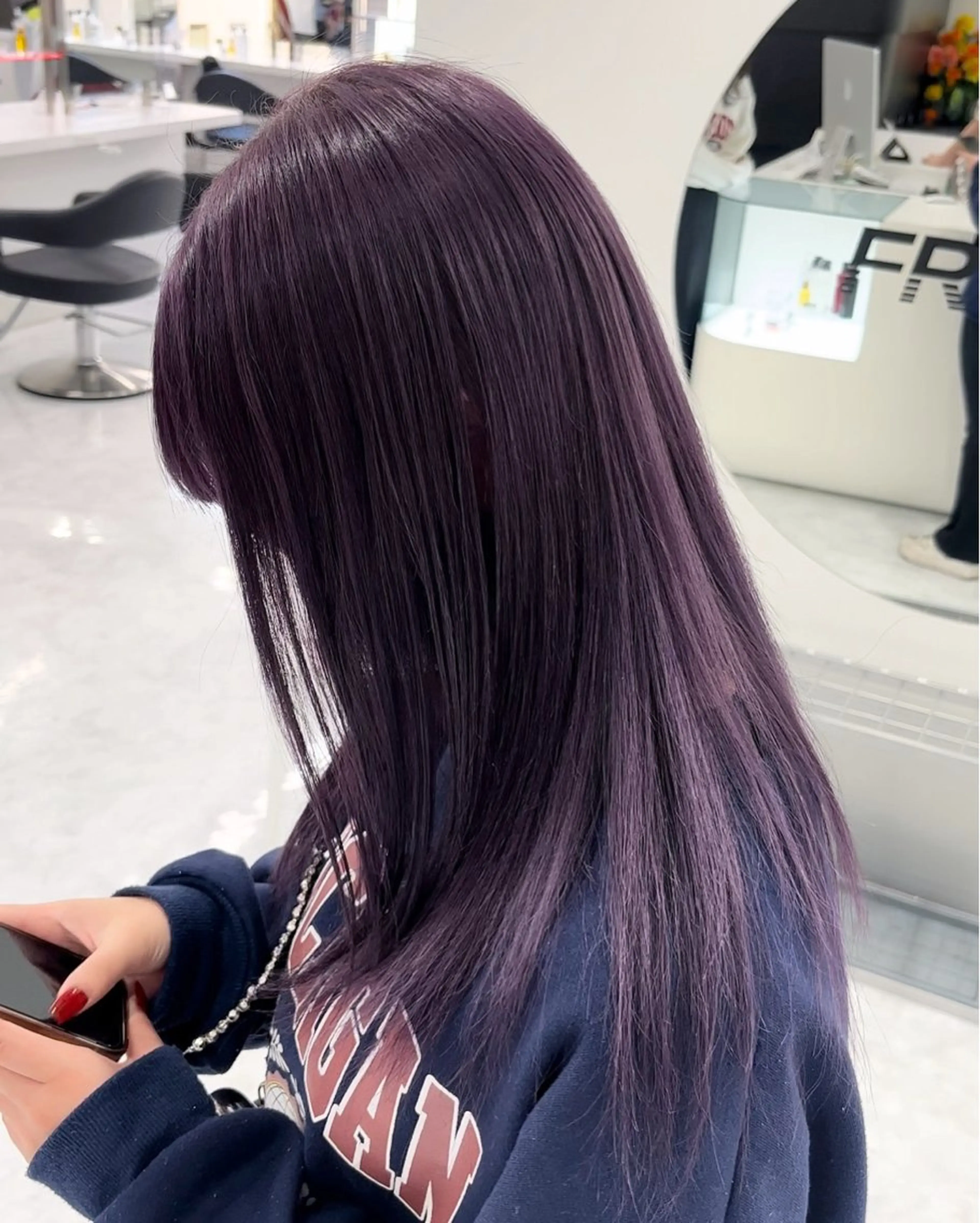 セミロング カラー 🩵色落ち可愛い 寒色カラー🩵のヘアスタイル
