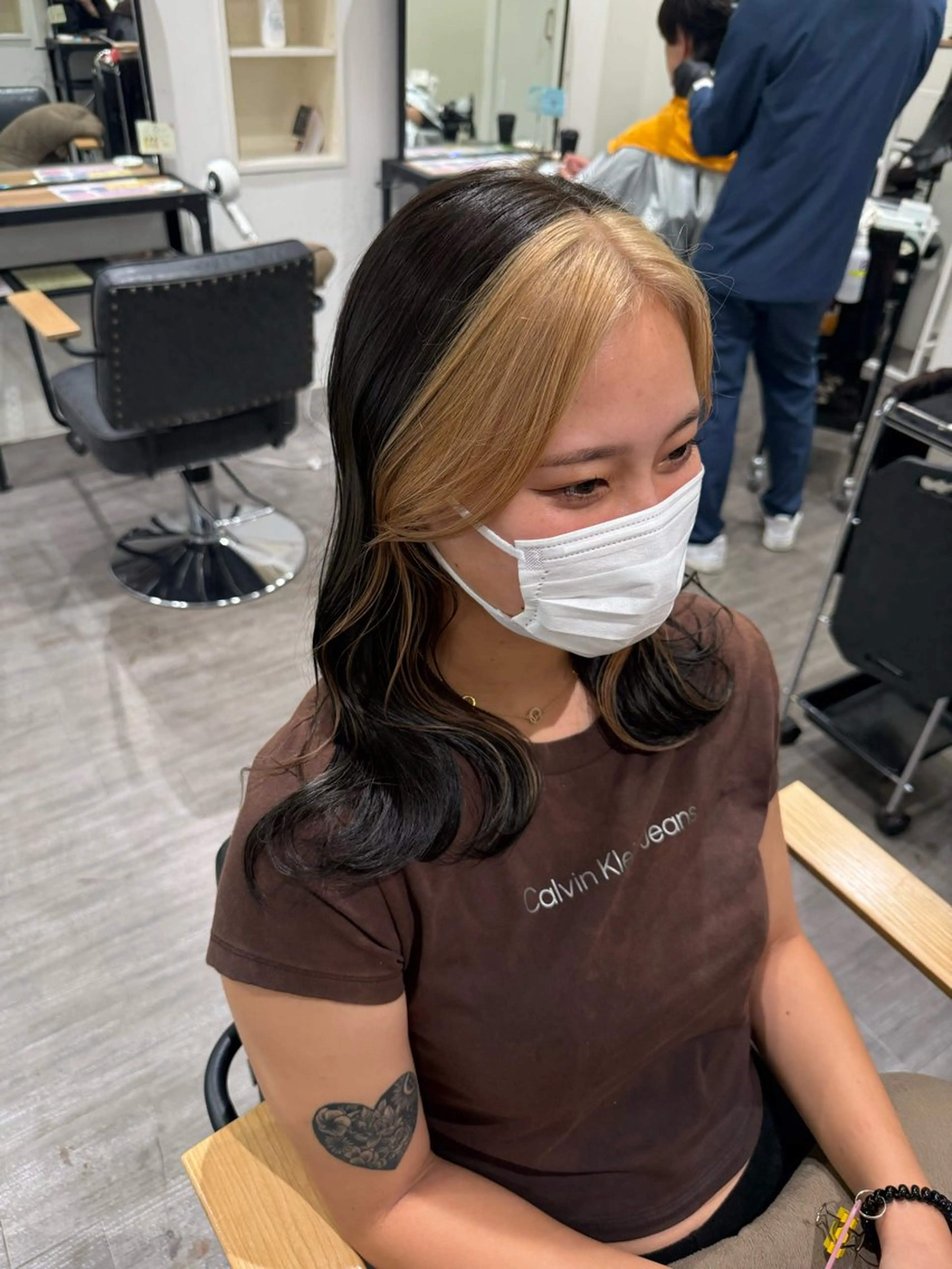 ミディアム カラー ベージュカラー ブリーチ ヘアカラー トリートメント 艶髪レイヤー上田 紗也🇰🇷💗のヘアスタイル