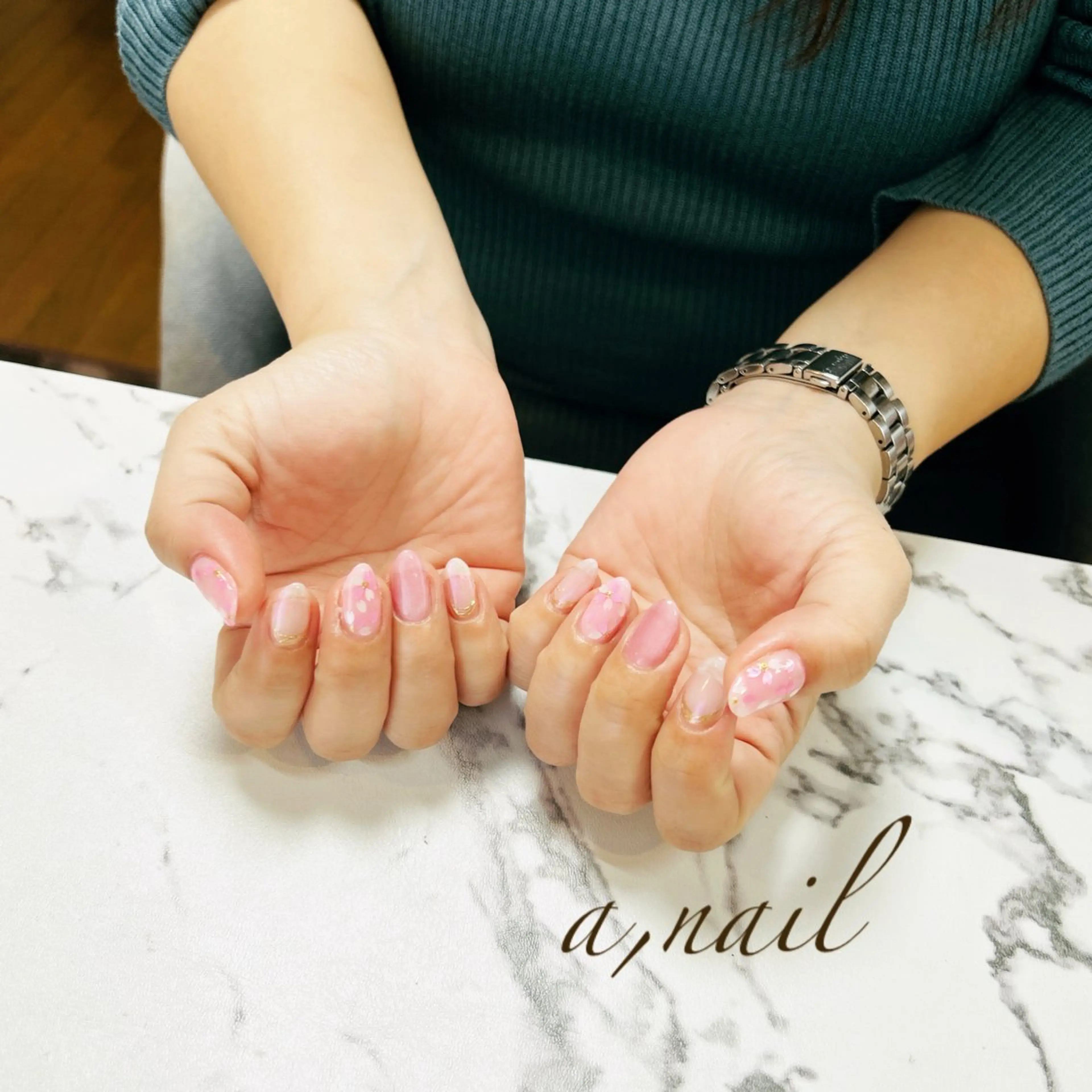 ネイル 桜ネイル フラワーネイル キラキラネイル マグネットネイル ミラーネイル ハンドネイル ネイルサロン エーネイルのネイルデザイン