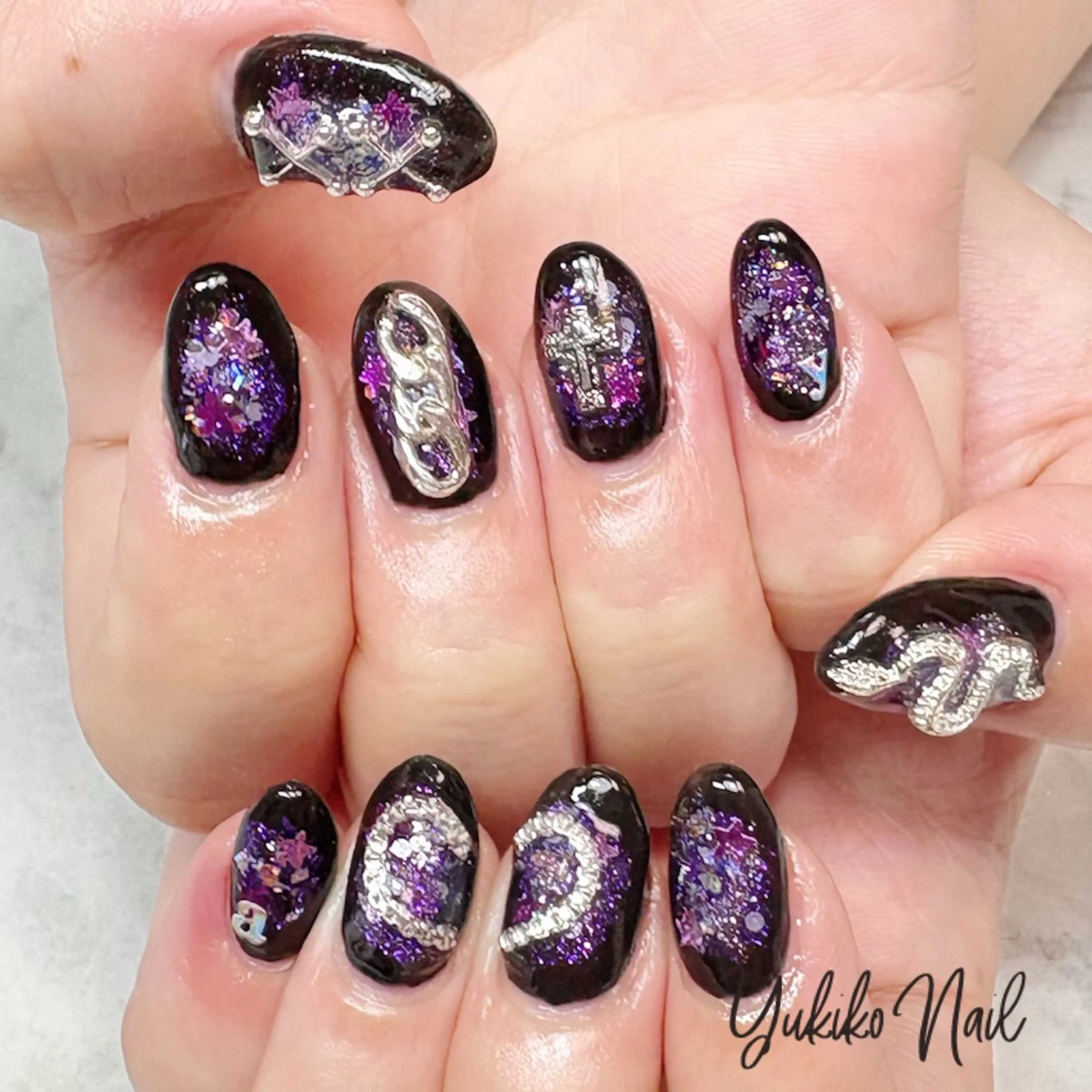 ネイル キラキラネイル 持ち込み シルバー ハンドネイル ユキコ ネイルのネイルデザイン