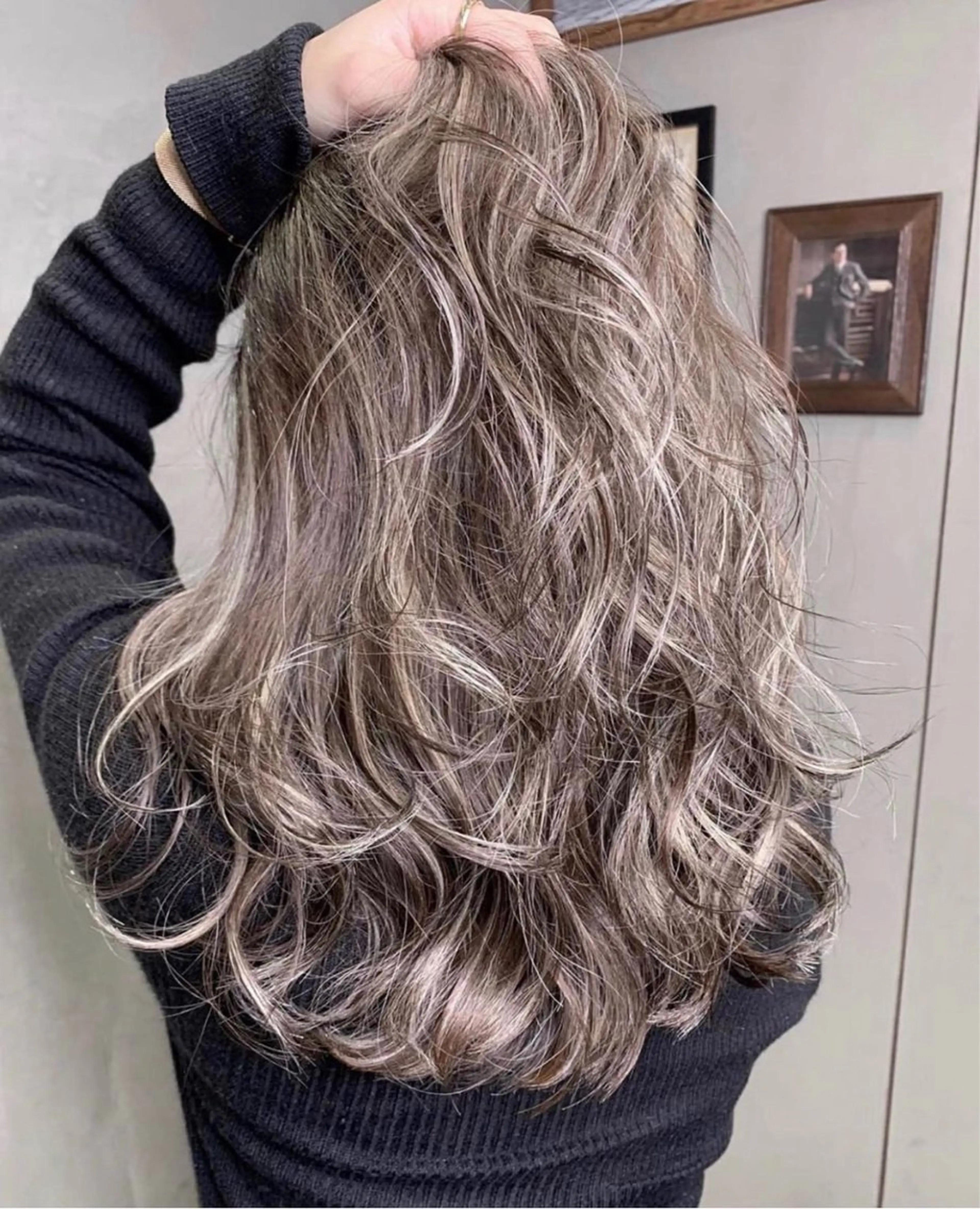 🌟透け感を引き出すナチュラルハイライトカラー🌟コントラスト少な目＆派手になり過ぎたくない方はこちら✨の写真