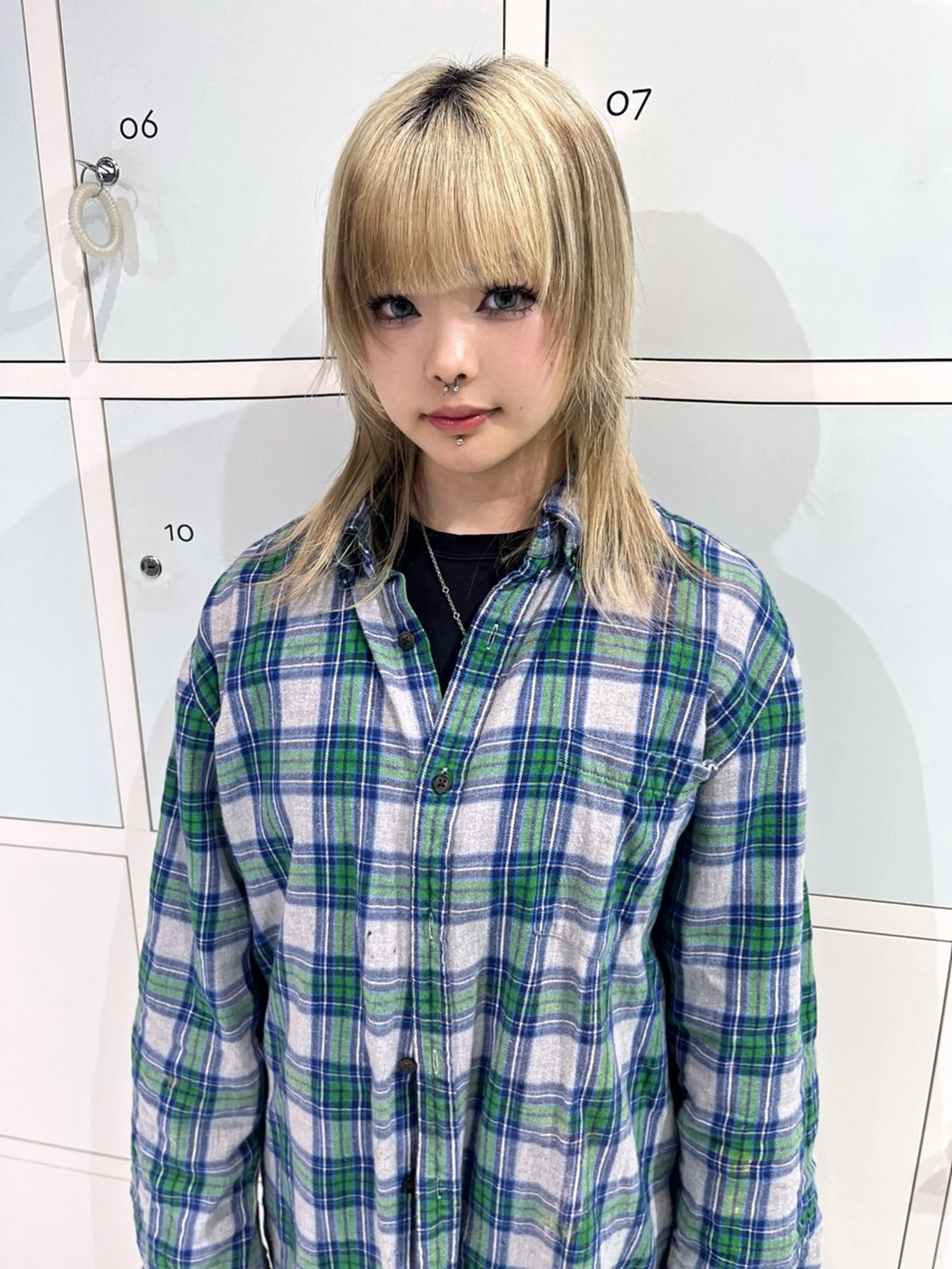 セミロング ウルフカット／吉村 桃子のヘアスタイル