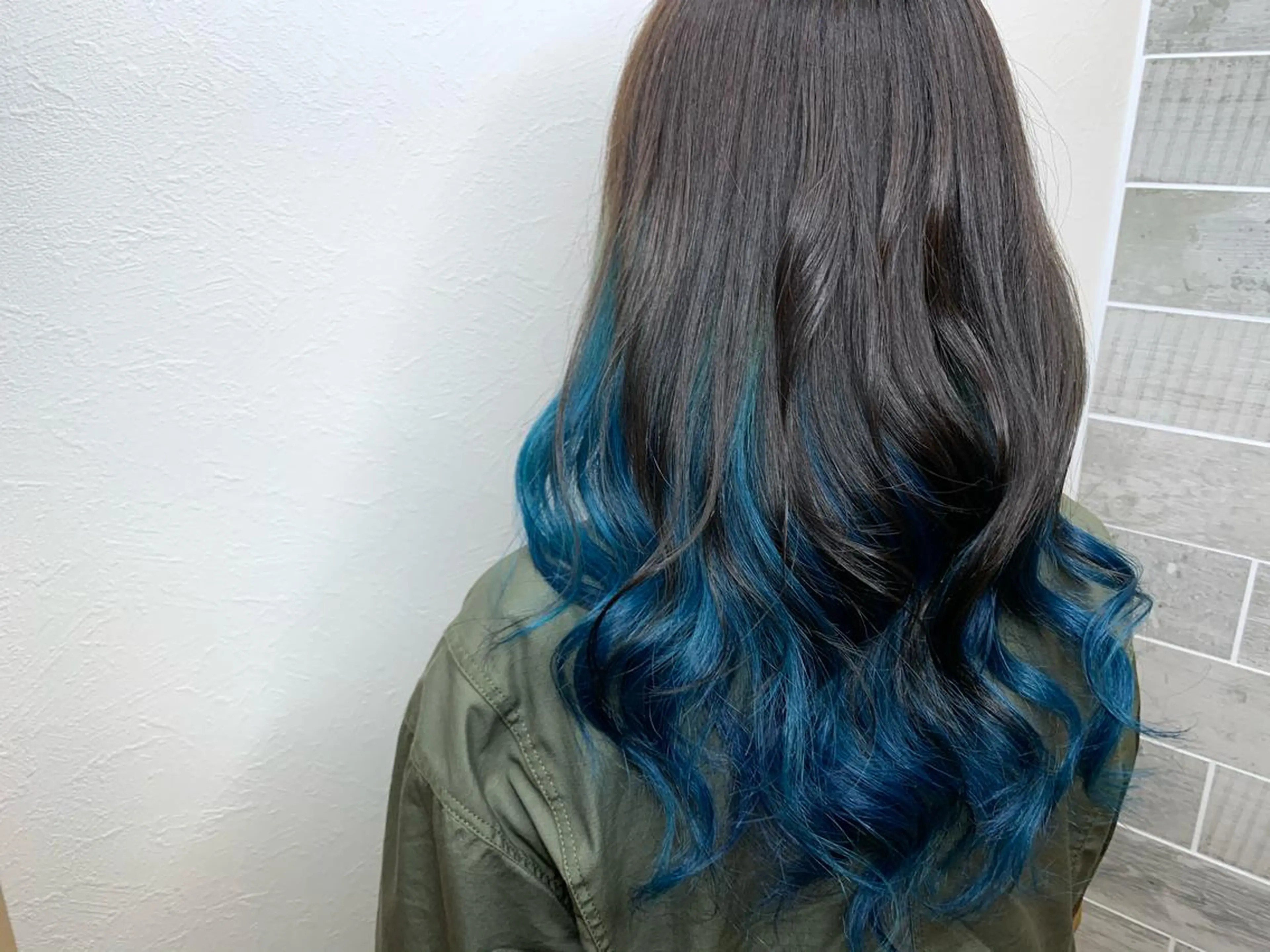 ミディアム カラー 高月 瞭のヘアスタイル