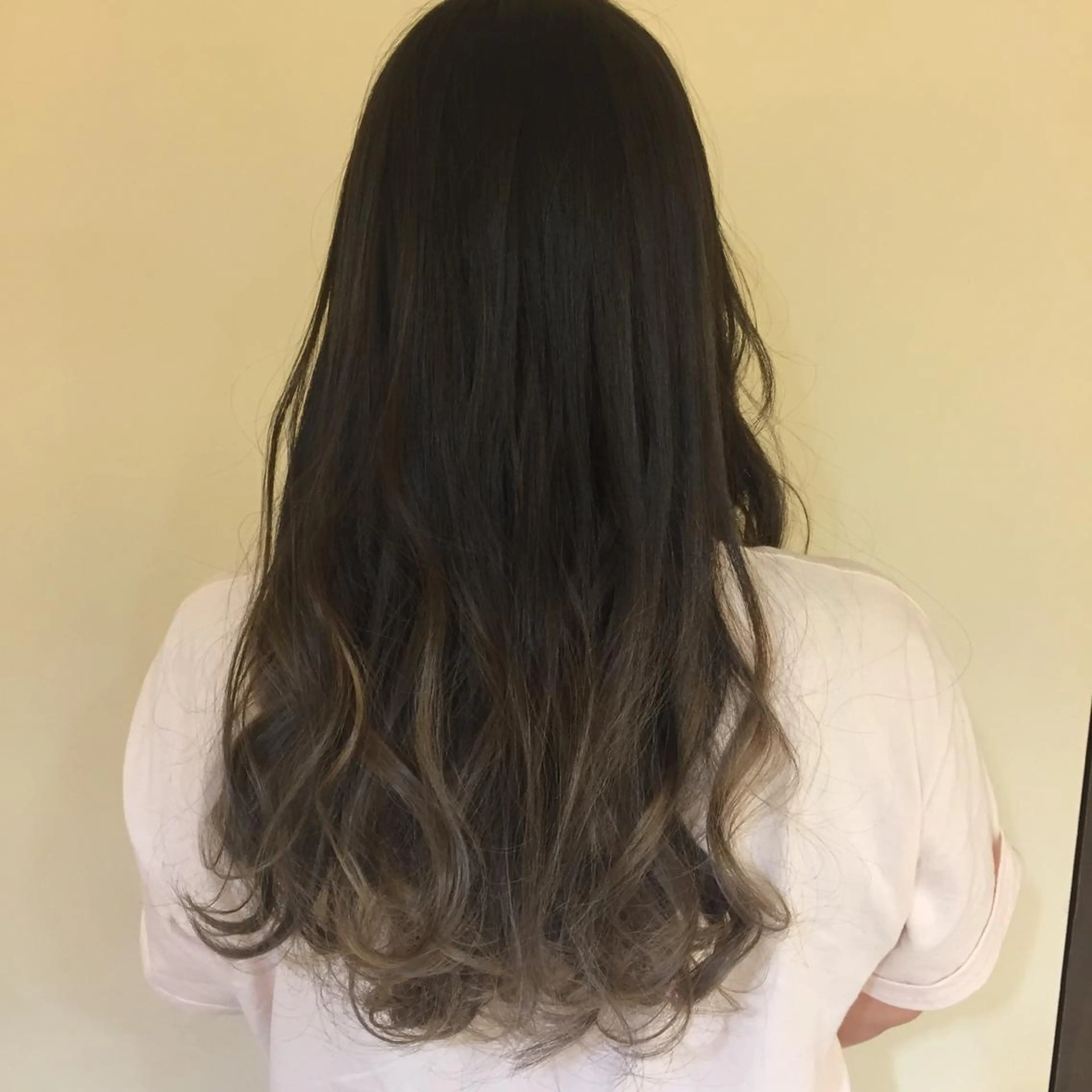 ロング カラー ブリーチ グラデーションカラー 加藤 綾華のヘアスタイル