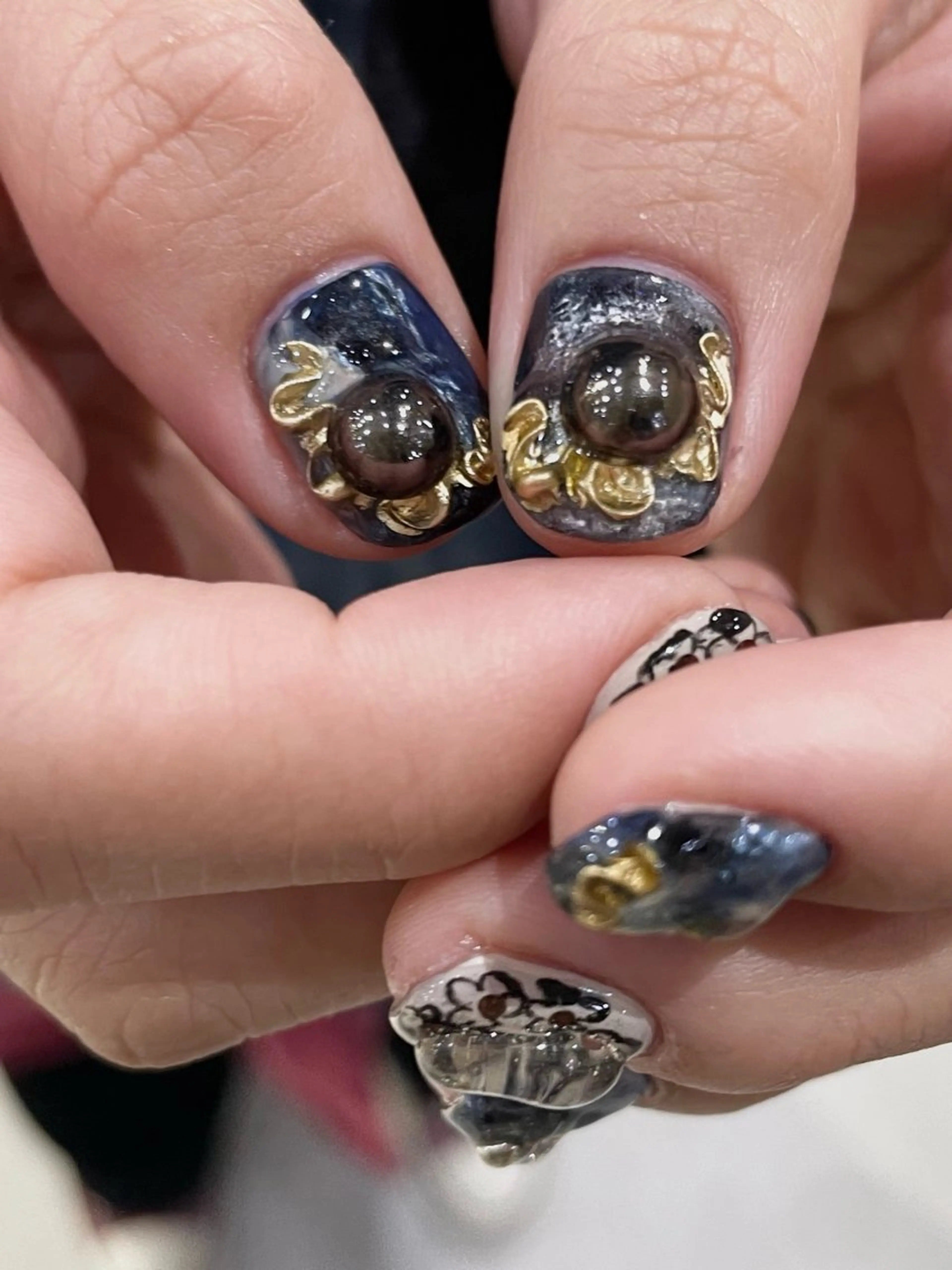 ネイル ゴールド ニュアンスネイル momoka ネイル/ 青山のネイルデザイン