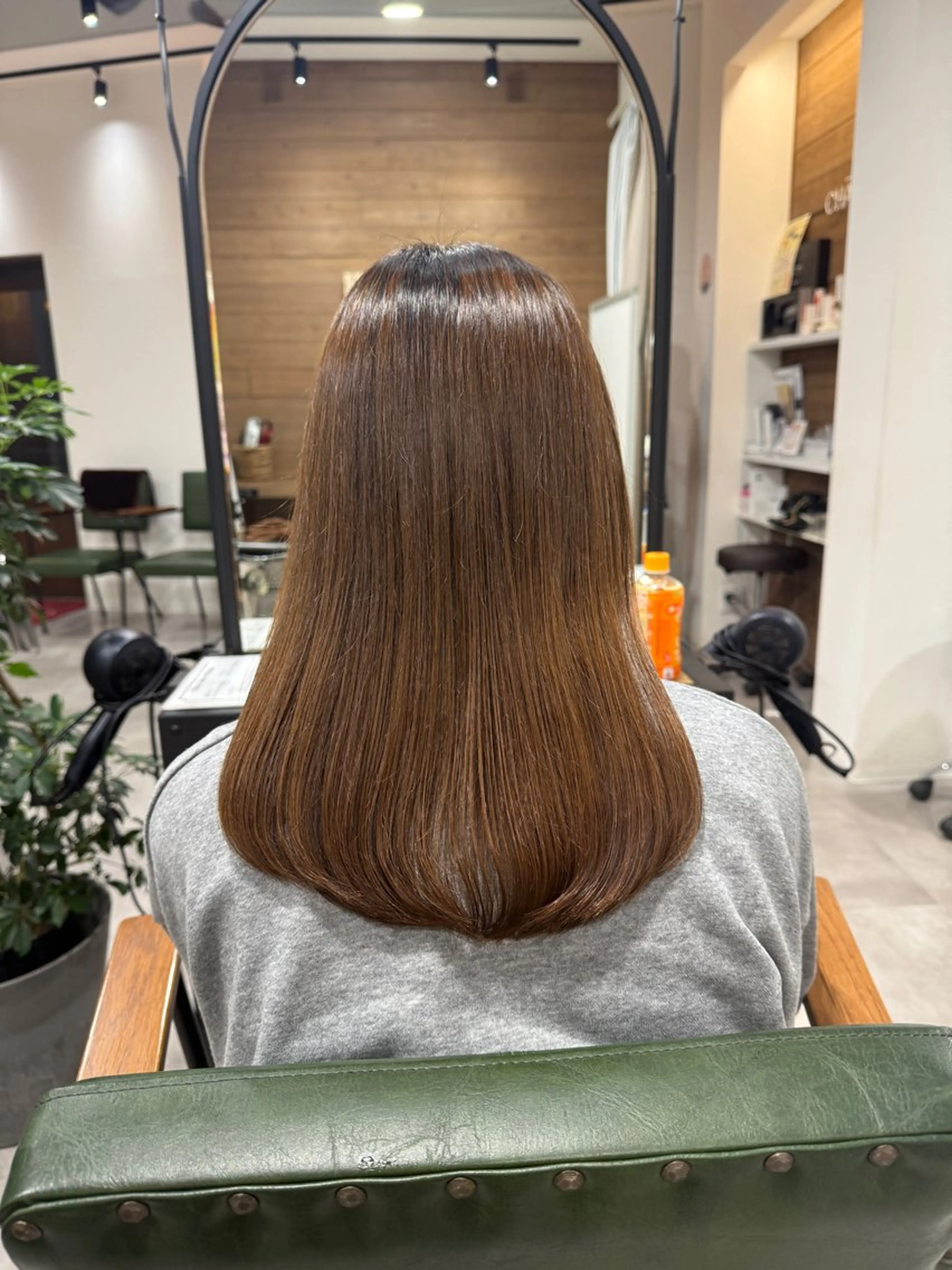 セミロング カット オリーブ🫒レイヤー /平尾/りの‎🤍のヘアスタイル