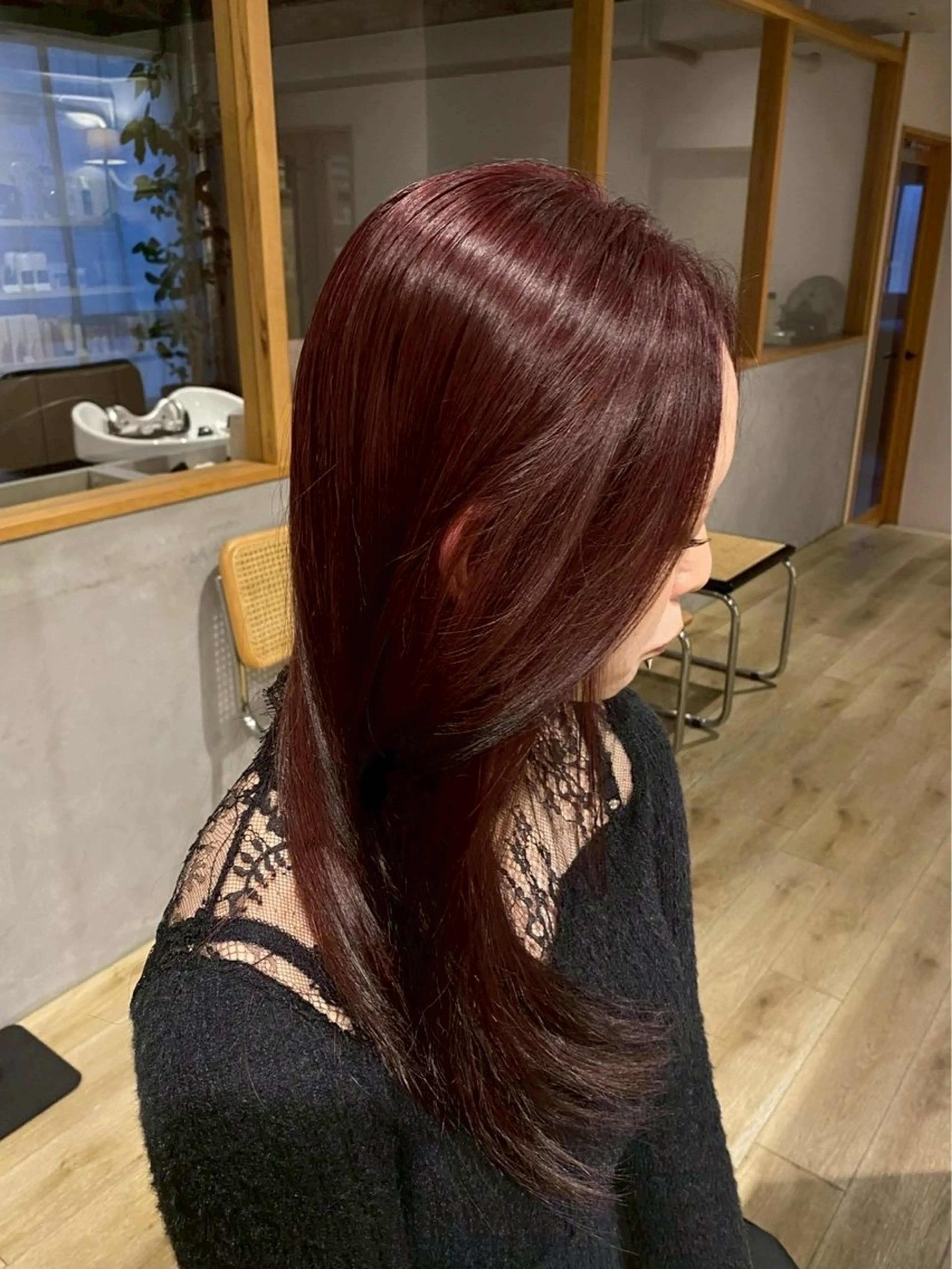 ロング カラー レッドカラー トリートメント ヘアカラー aina ⠀ ⠀ ⠀のヘアスタイル