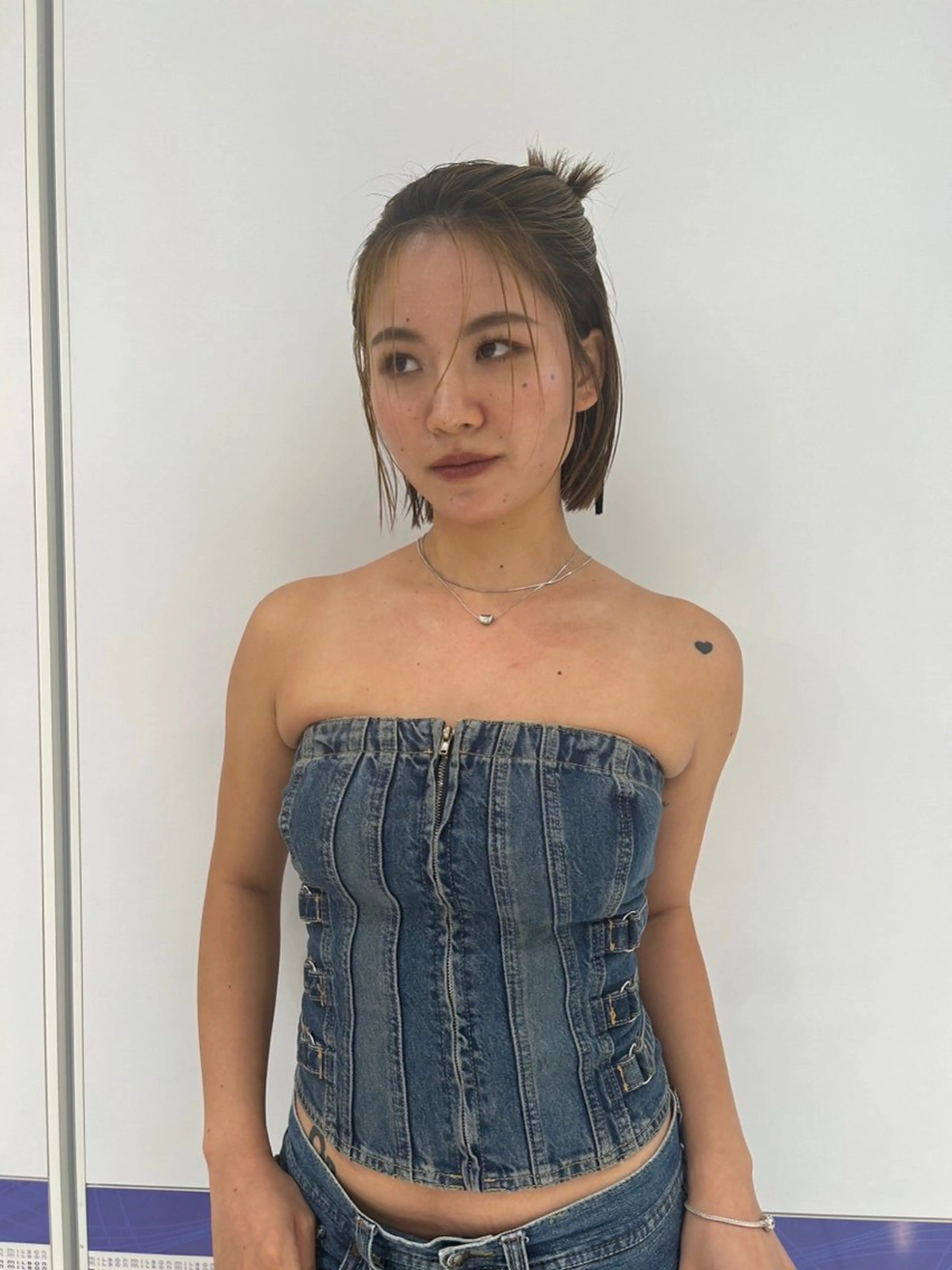 ミディアム カラー ミストバング  フェイスフレーミング うざバング カット ヘアカラー 海外レイヤー /NAGISAのヘアスタイル