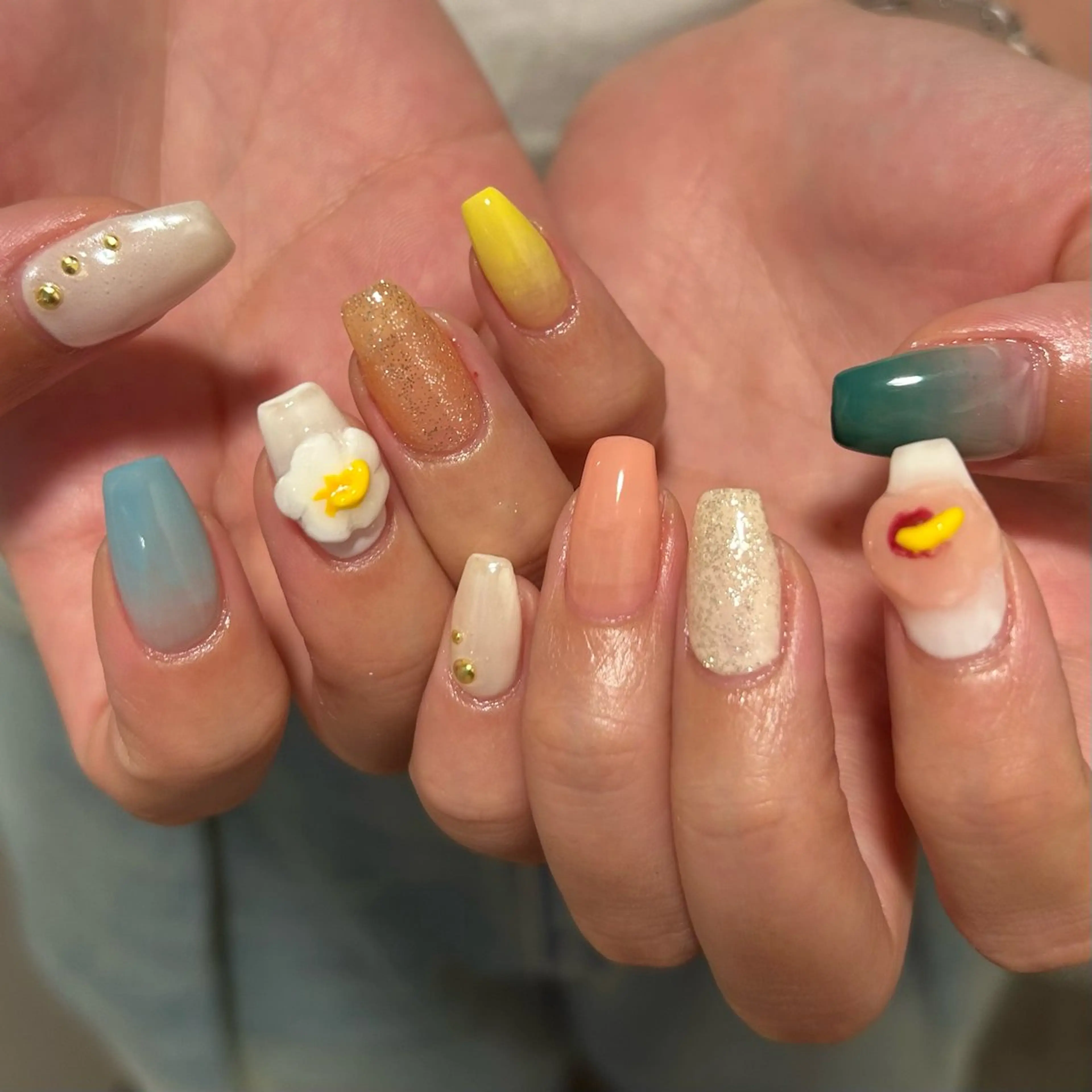 ネイル フラワーネイル ハンドネイル shine'an fuka🌿🫧のネイルデザイン