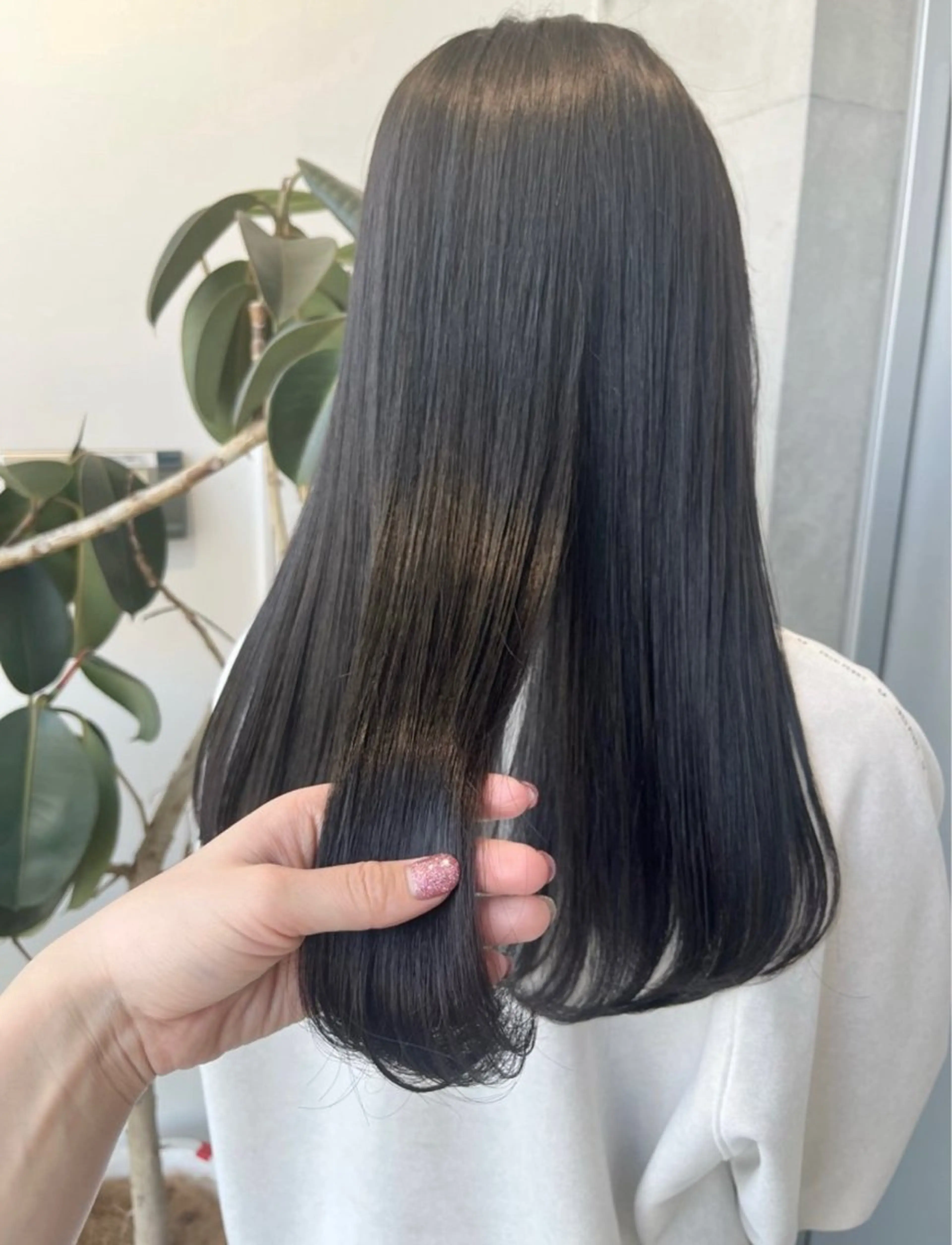 セミロング カラー パーマ ヘアアレンジ ヘアカラー トリートメント 透明感/オリーブ/ グレージュ/YUKAのヘアスタイル