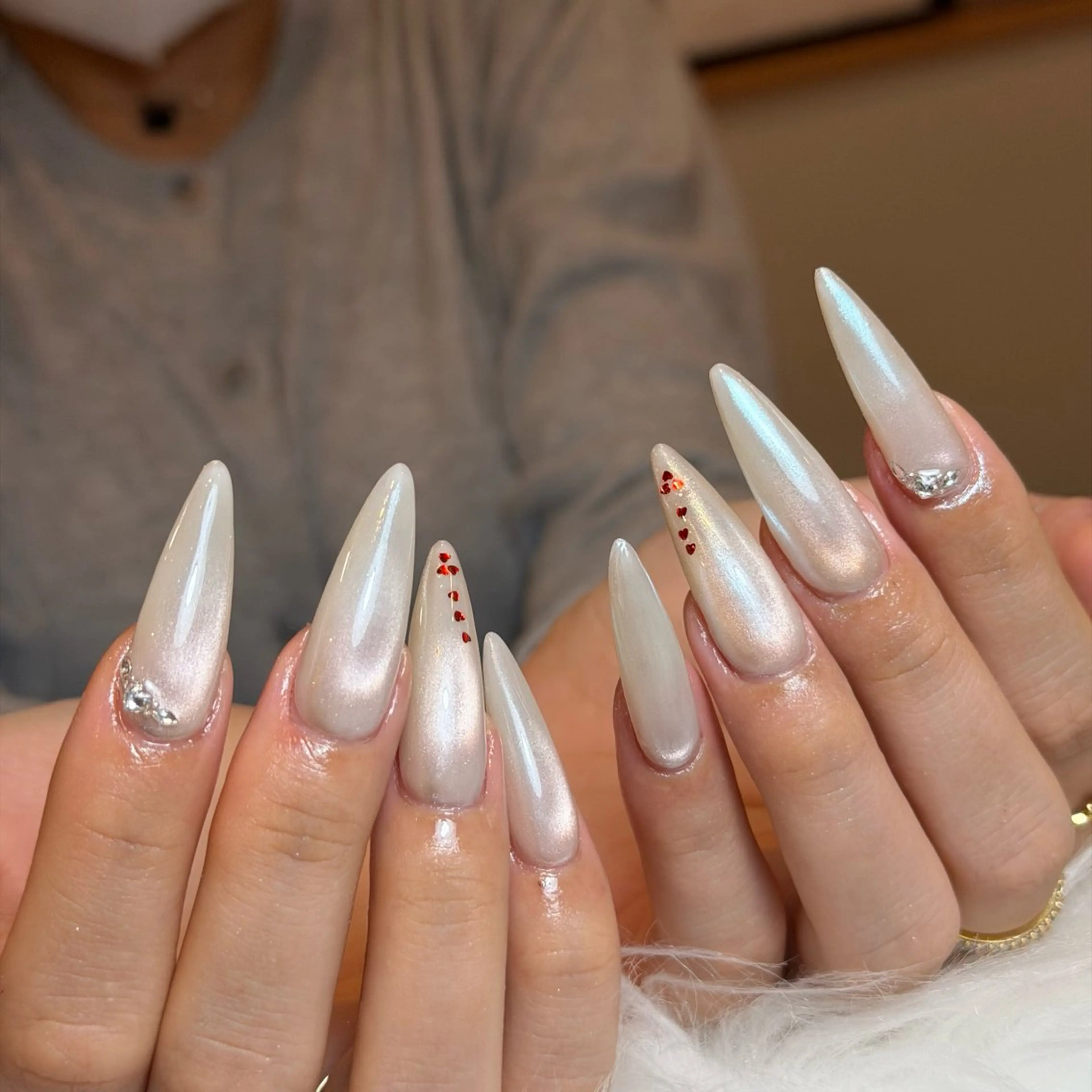 ネイル オーロラネイル フレンチネイル ジェルネイル グラデーション 韓国ネイル ハンドネイル Luci Nailのネイルデザイン