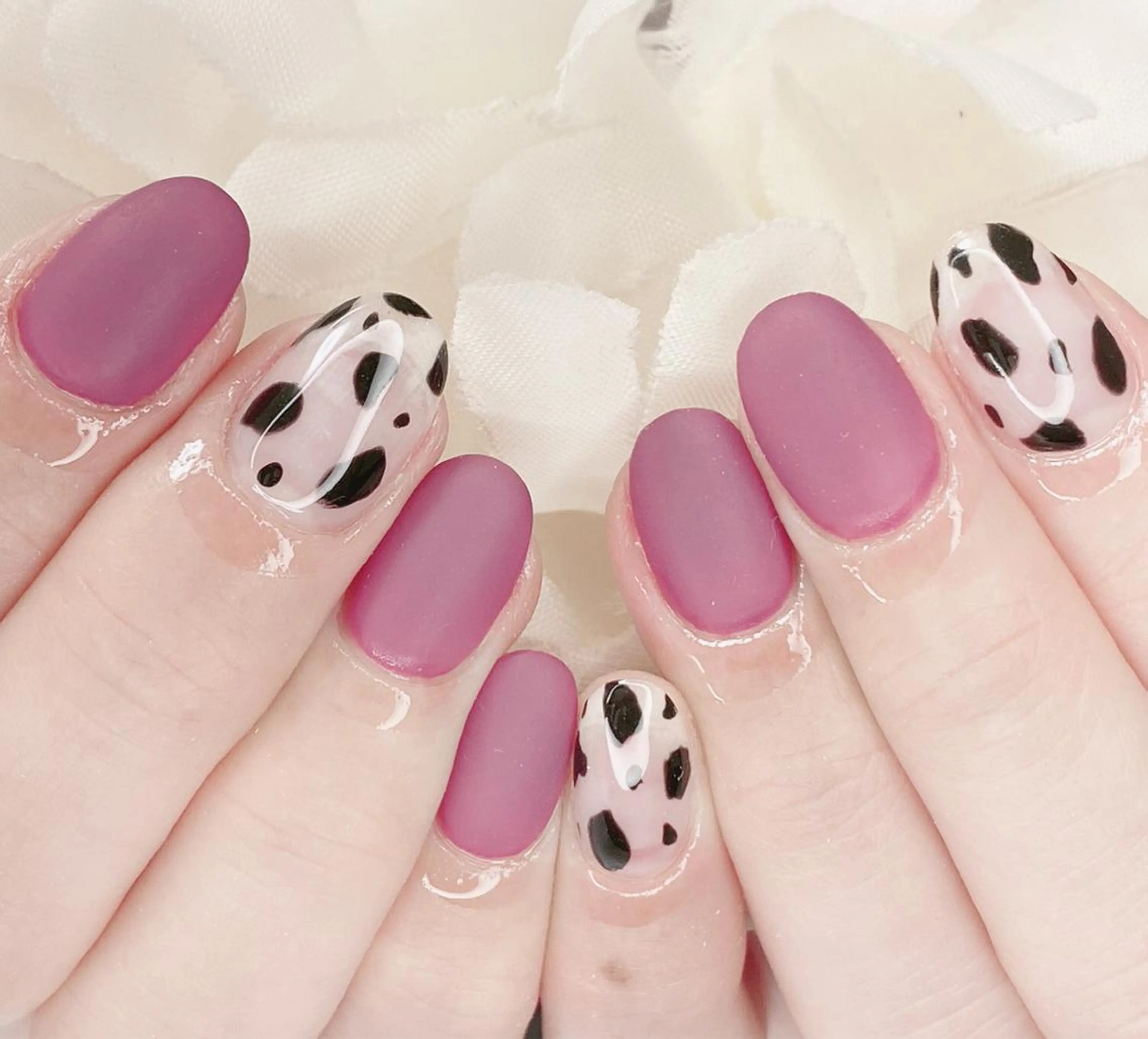 ネイル アニマル柄 アートネイル フレンチネイル グラデーション キラキラネイル ハンドネイル Ｎail Ｓalon ertiのネイルデザイン