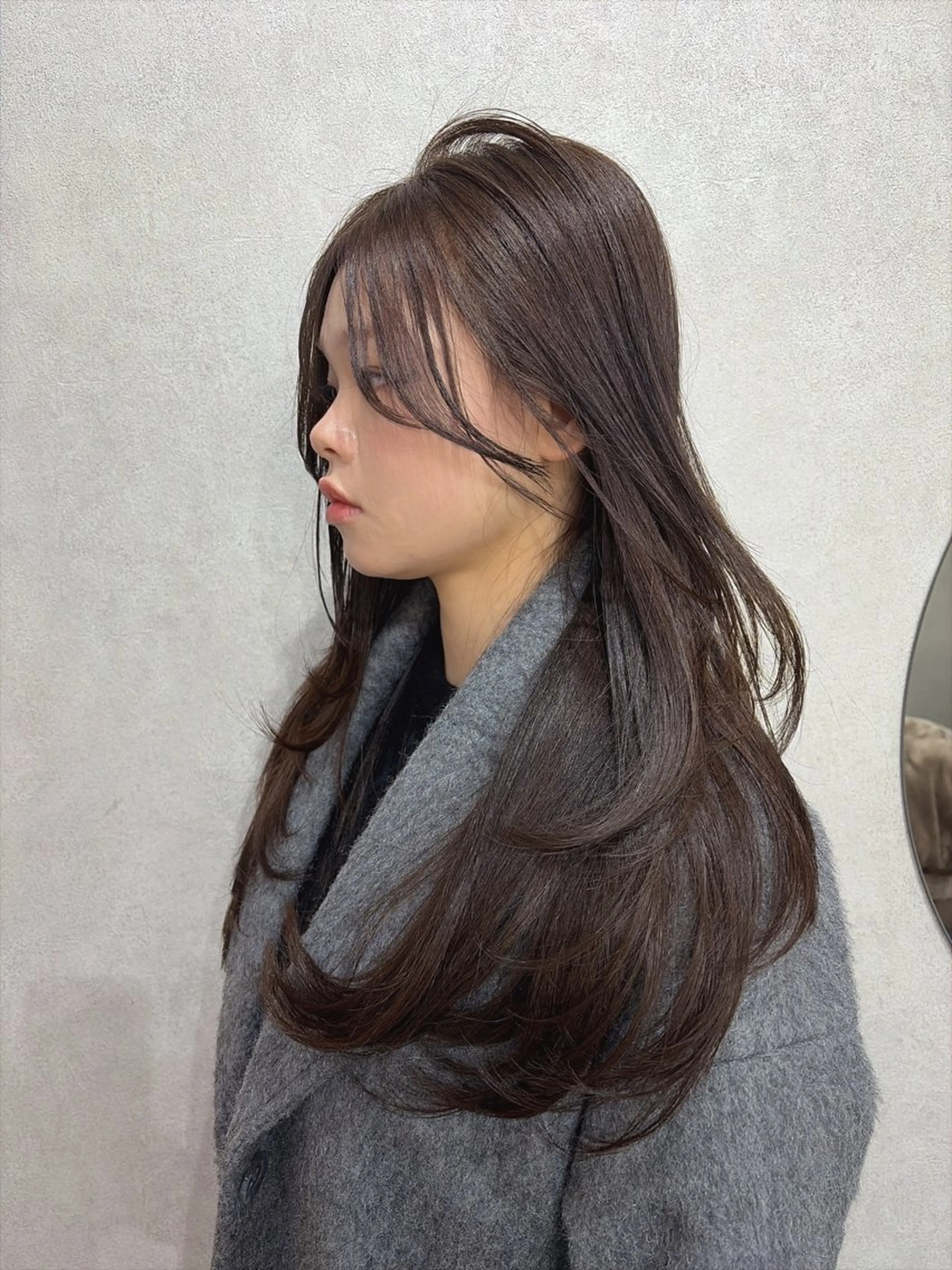 ロング カット ヘアカラー maya レイヤーカットのヘアスタイル
