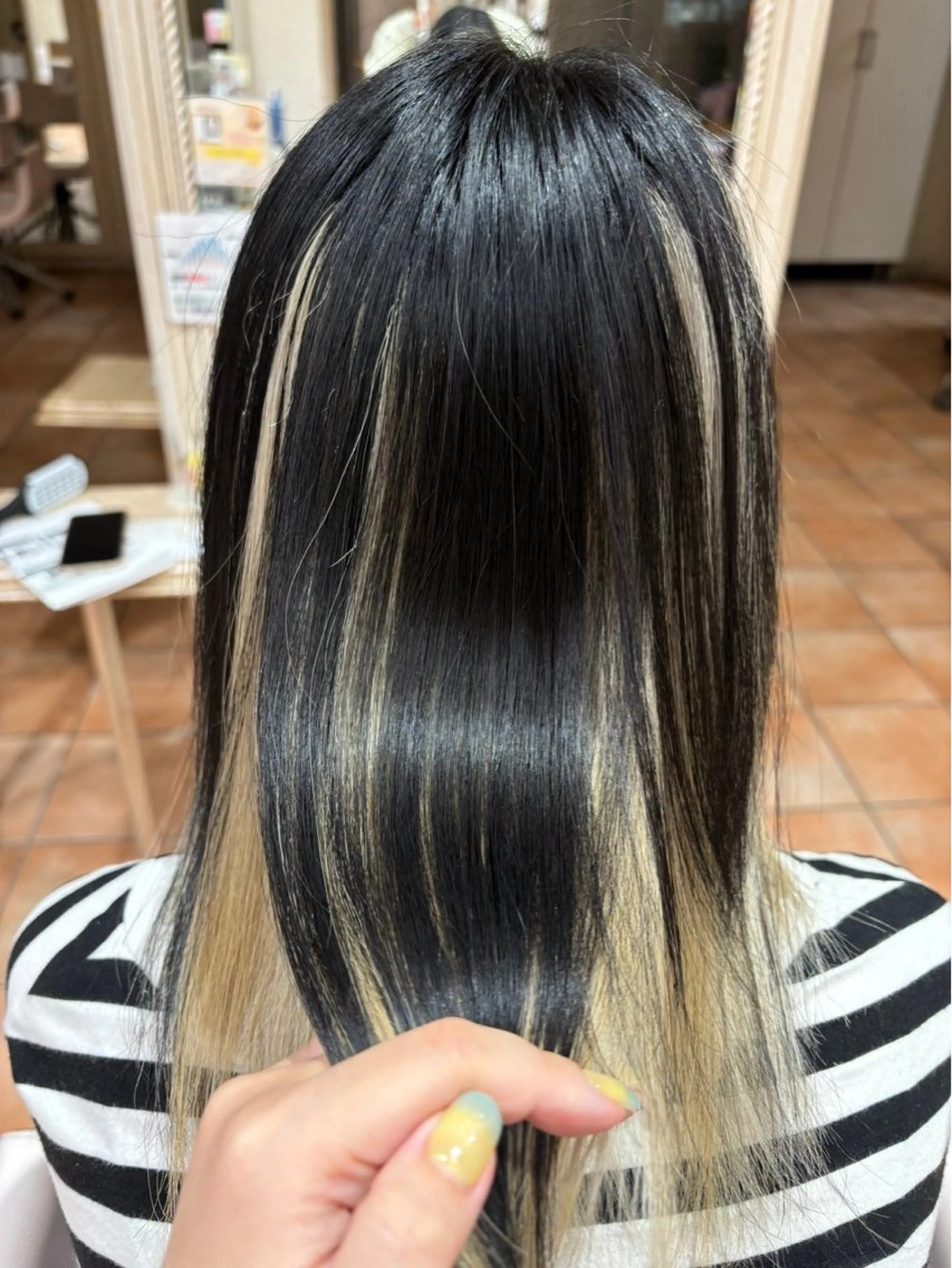 ミディアム カラー めぞんどぼーて REINAのヘアスタイル