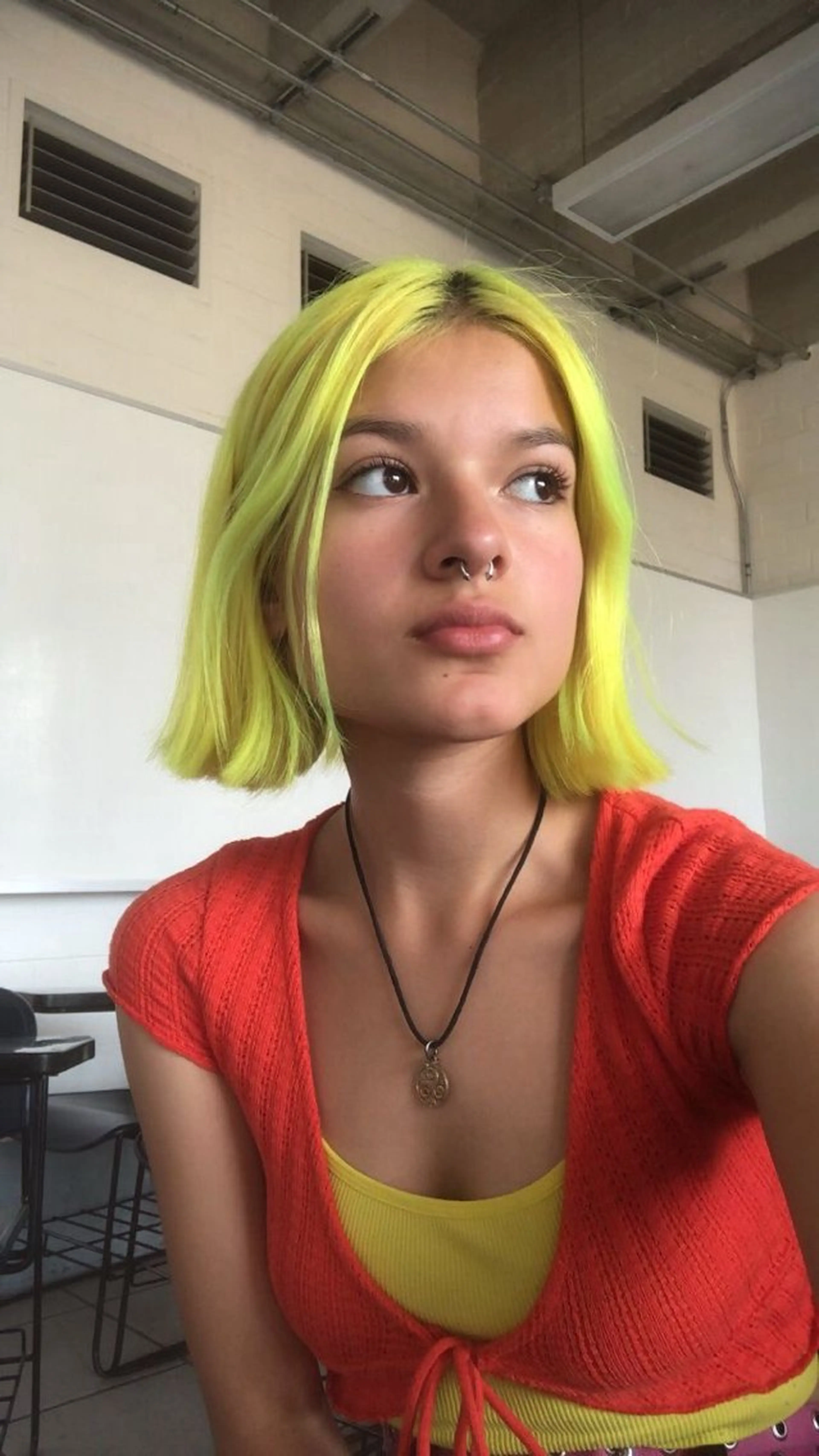 ショート カラー ヘアカラー トリートメント 楪 yuzuriha所属・Saaya/レイヤー /ブリーチ/ブロンドのヘアスタイル