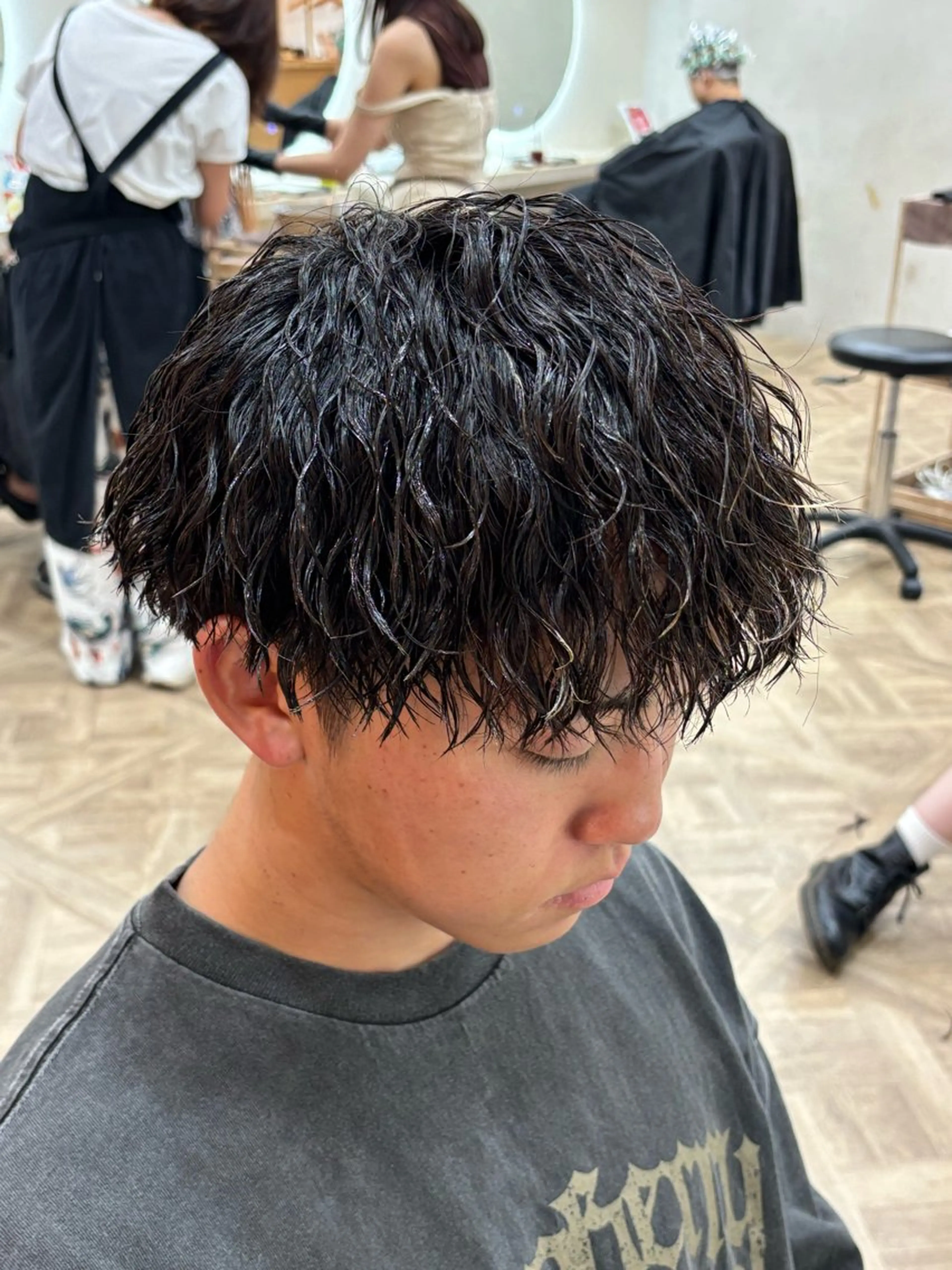 ショート パーマ メンズ カット パーマ トリートメント パーマ職人DAIKI ツイスパ/波巻きのヘアスタイル