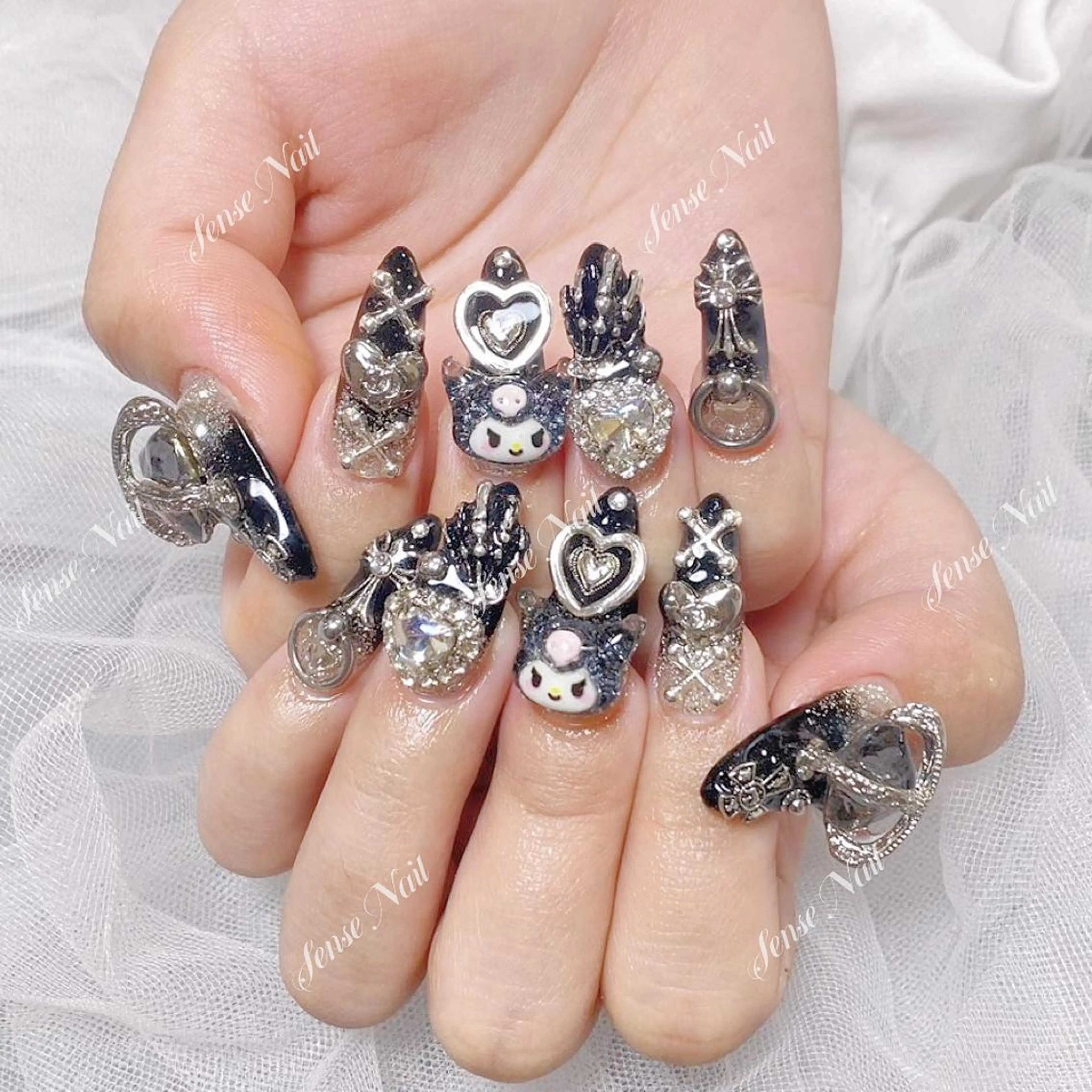 ネイル ハンドネイル ハンドケア Queening 🦋のネイルデザイン