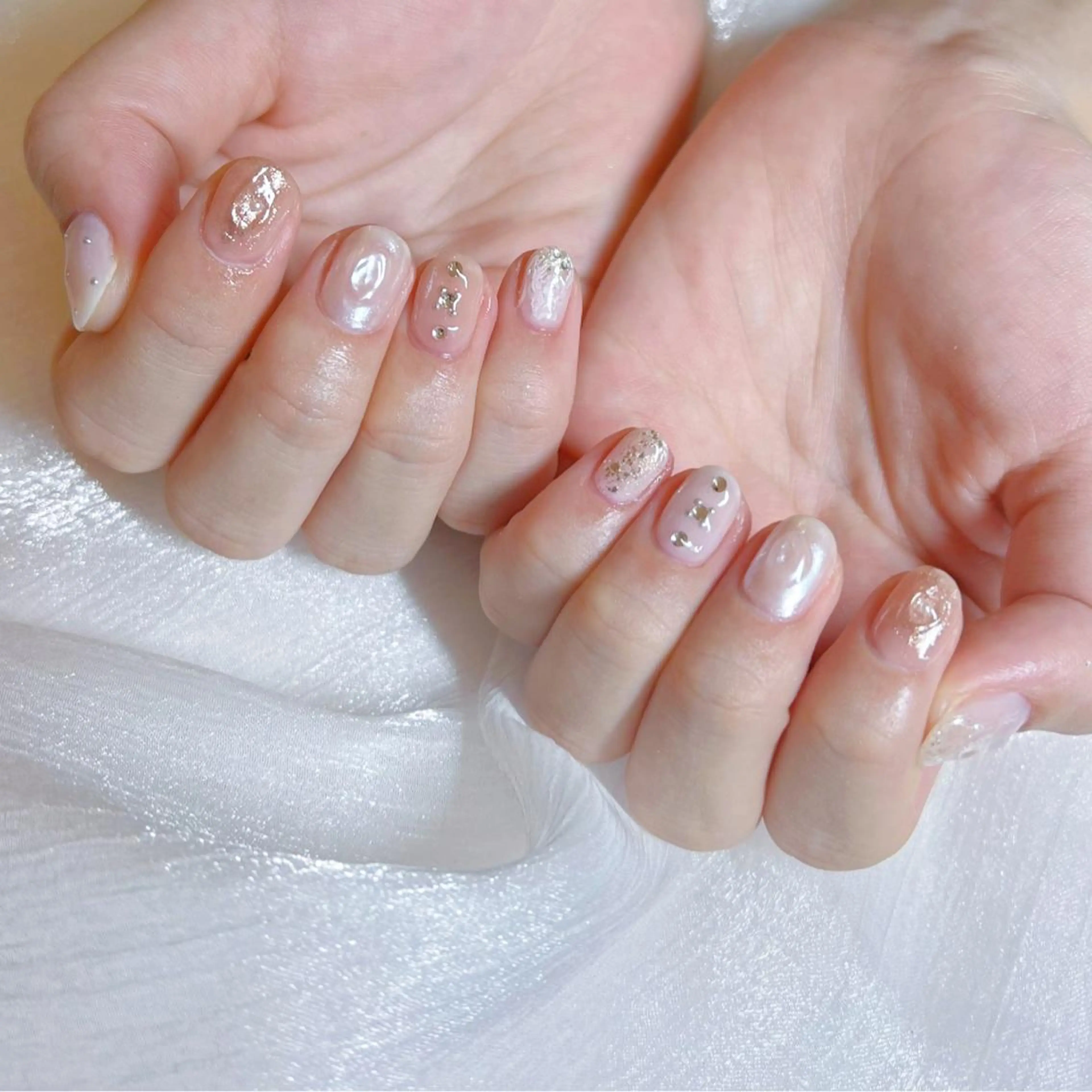 ネイル オーロラネイル フットネイル フレンチネイル ジェルネイル 韓国ネイル ハンドネイル ハンドケア 【ENサロン】 Rei🎀Nailのネイルデザイン