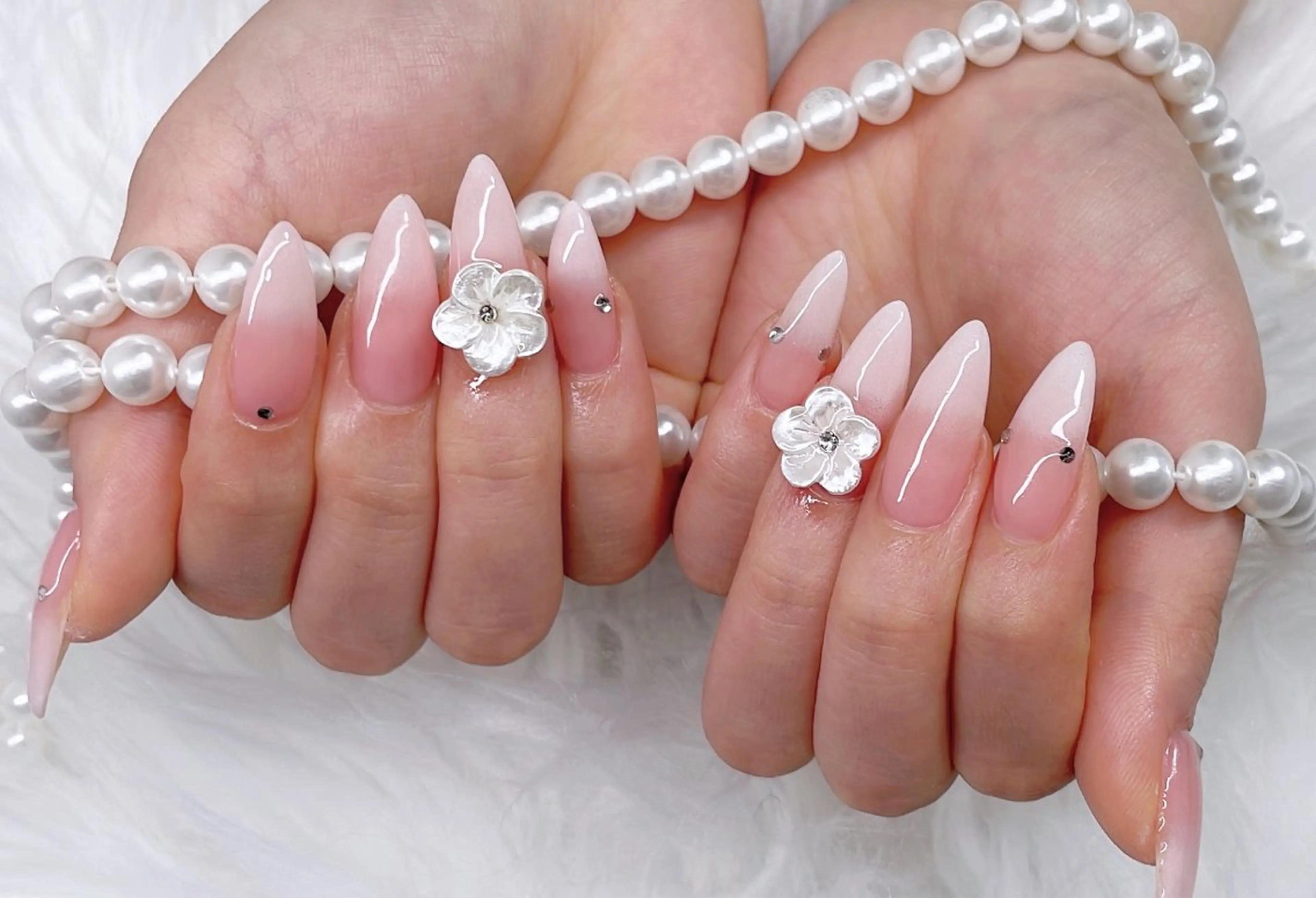 ネイル アニマル柄 チークネイル 成人式 フラッシュネイル フットネイル ハンドネイル B·U Nail大宮 長さだし専門店のネイルデザイン