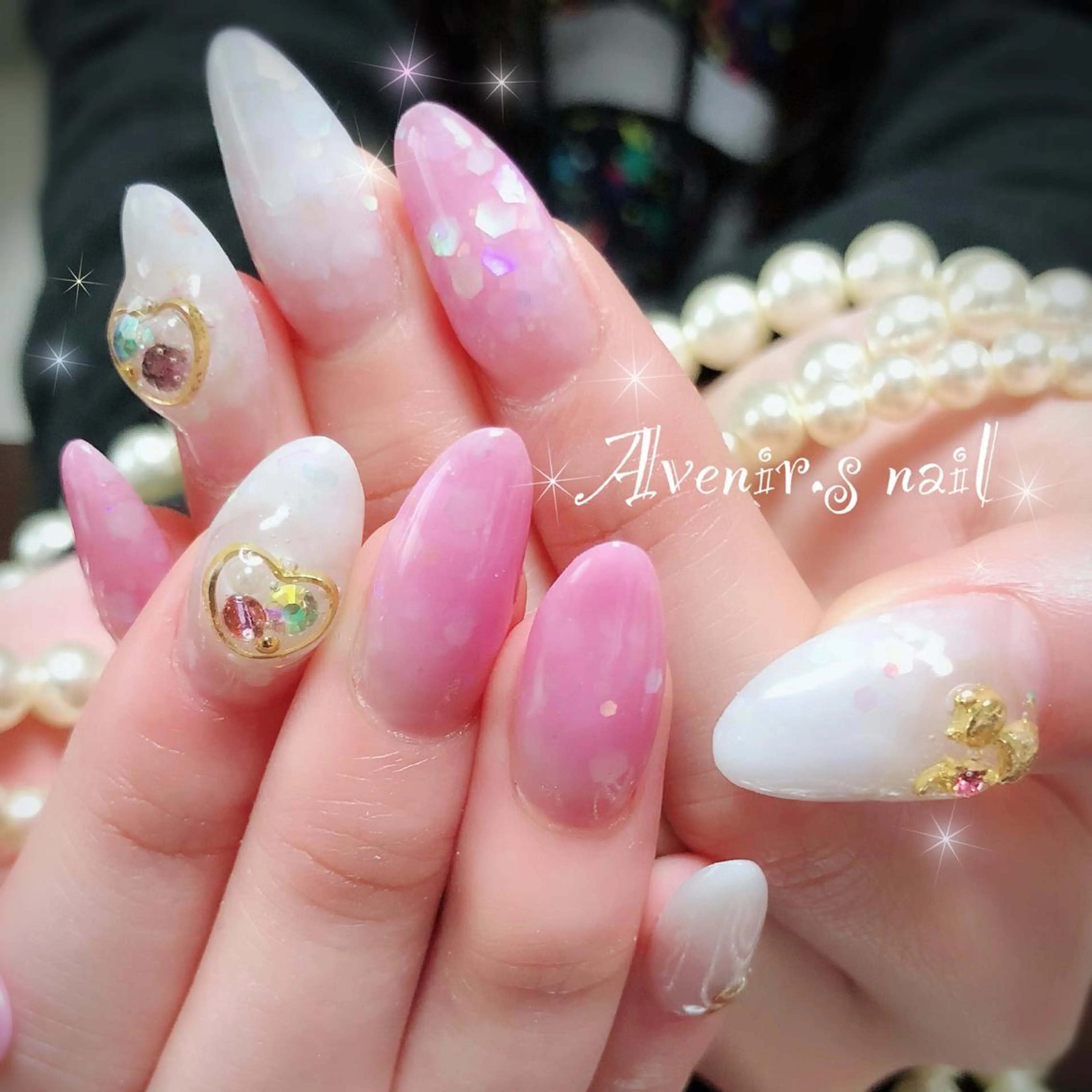 ネイル ホログラムネイル キラキラネイル スカルプネイル Home Salon Avenir.のネイルデザイン