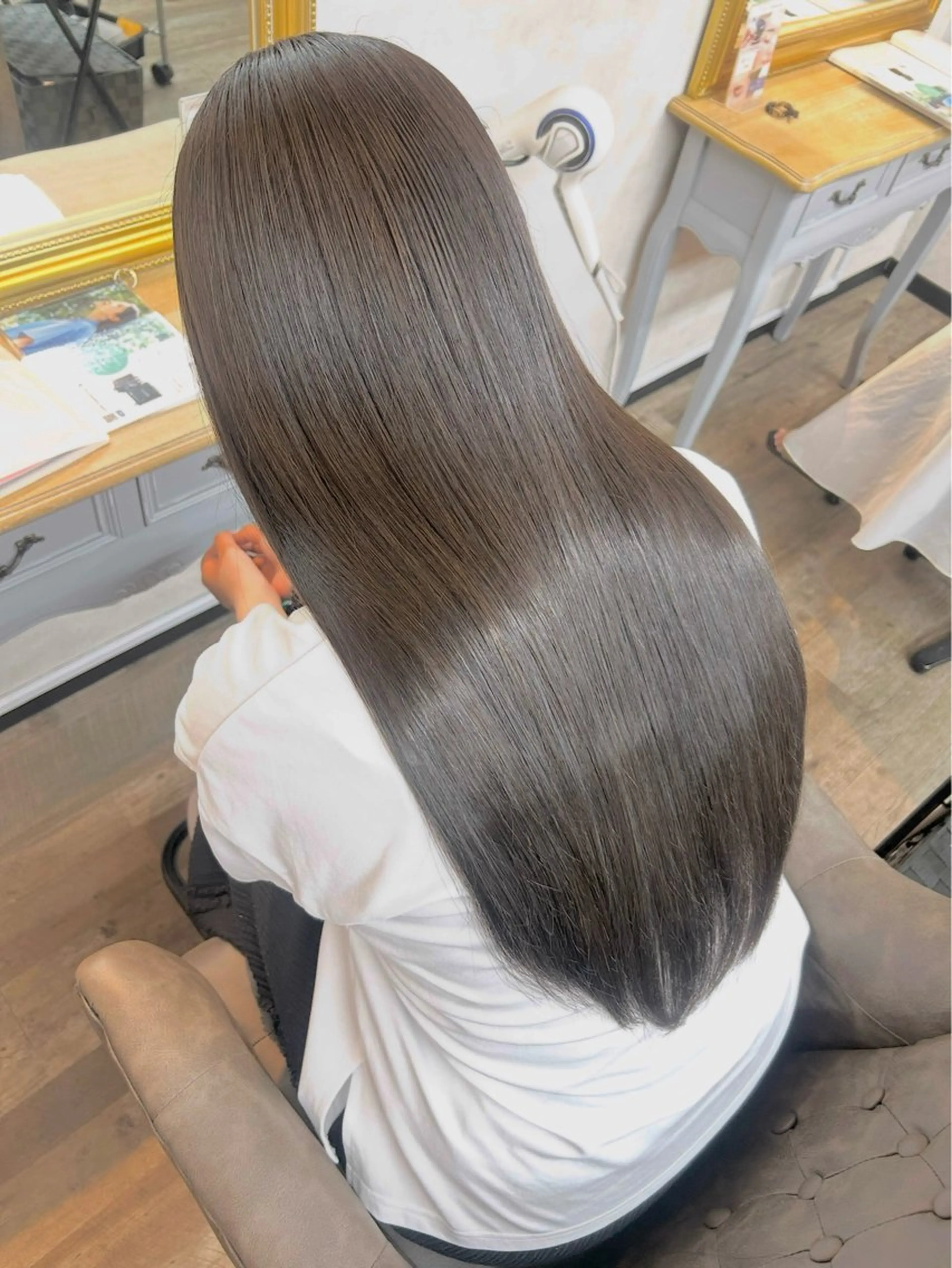 ロング カラー ヘアカラー トリートメント 🌼髪質整形🧸 艶カラー🌼珠理のヘアスタイル