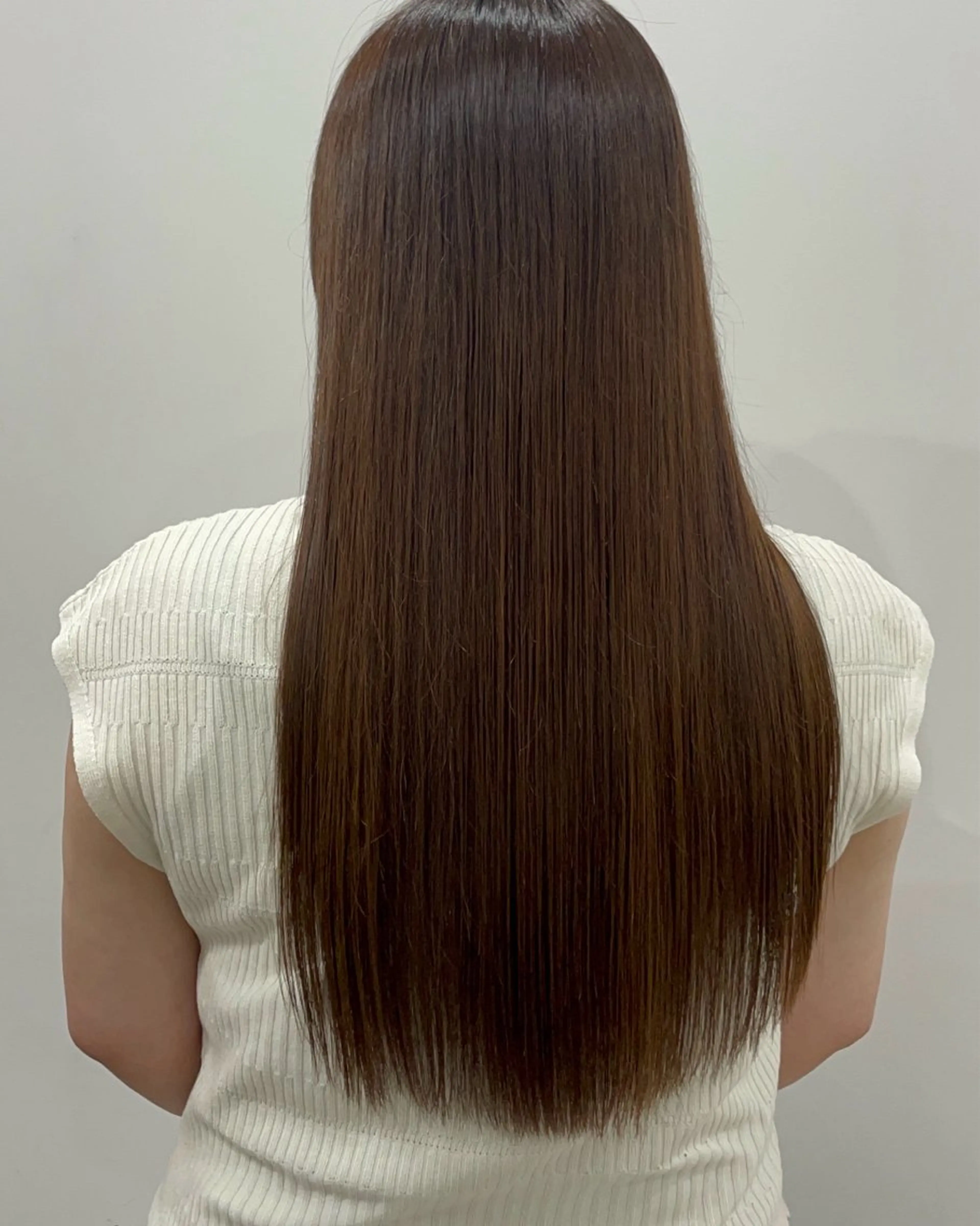 ロング ニシザカ マナのヘアスタイル