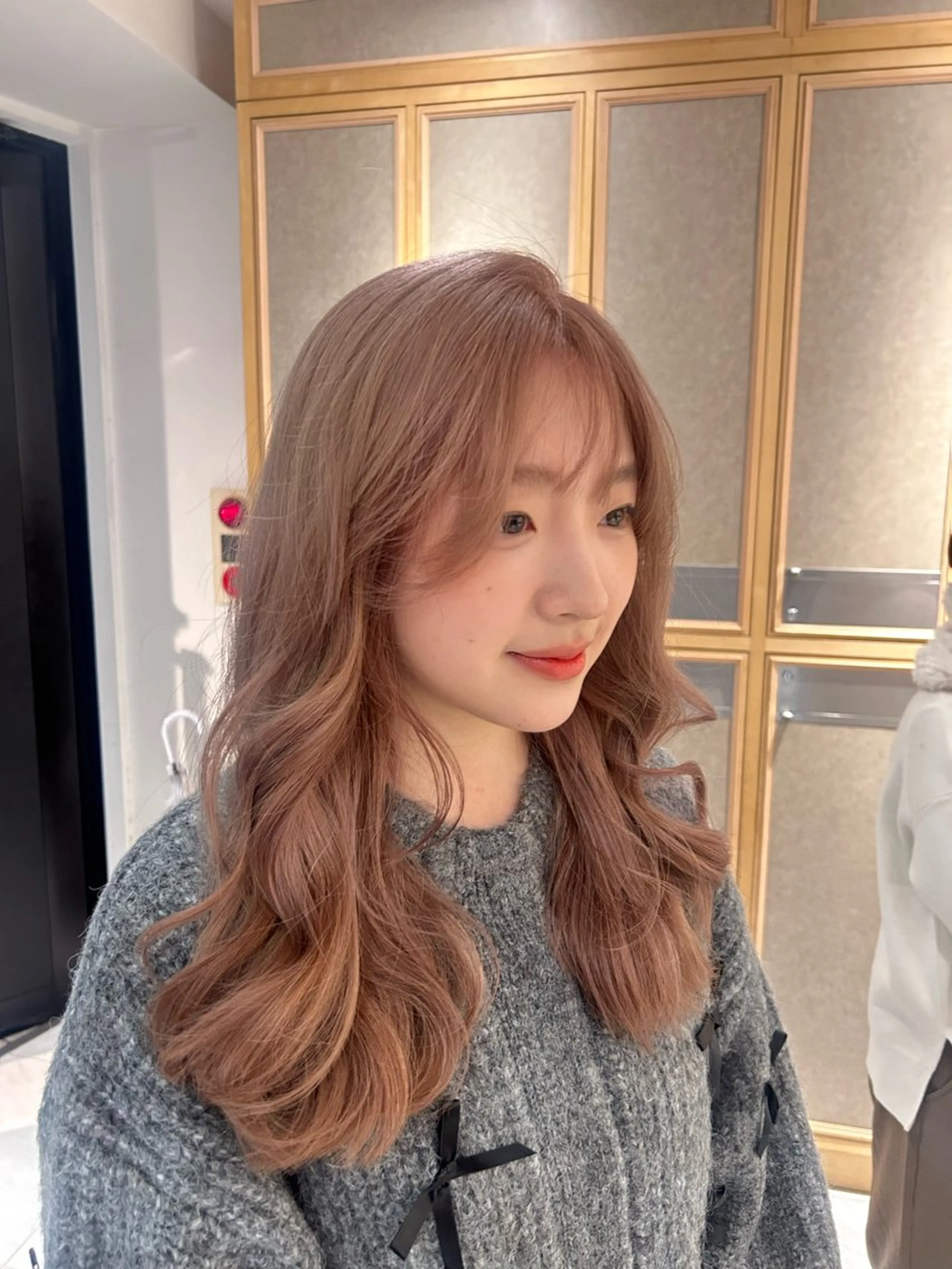 カラー ベージュカラー ブリーチ ハイトーンカラー ピンクカラー ピンクベージュ ヘアカラー トリートメント ヘッドスパ ヘアセット miko🪽地毛風/ ハイトーン/レイヤーのヘアスタイル