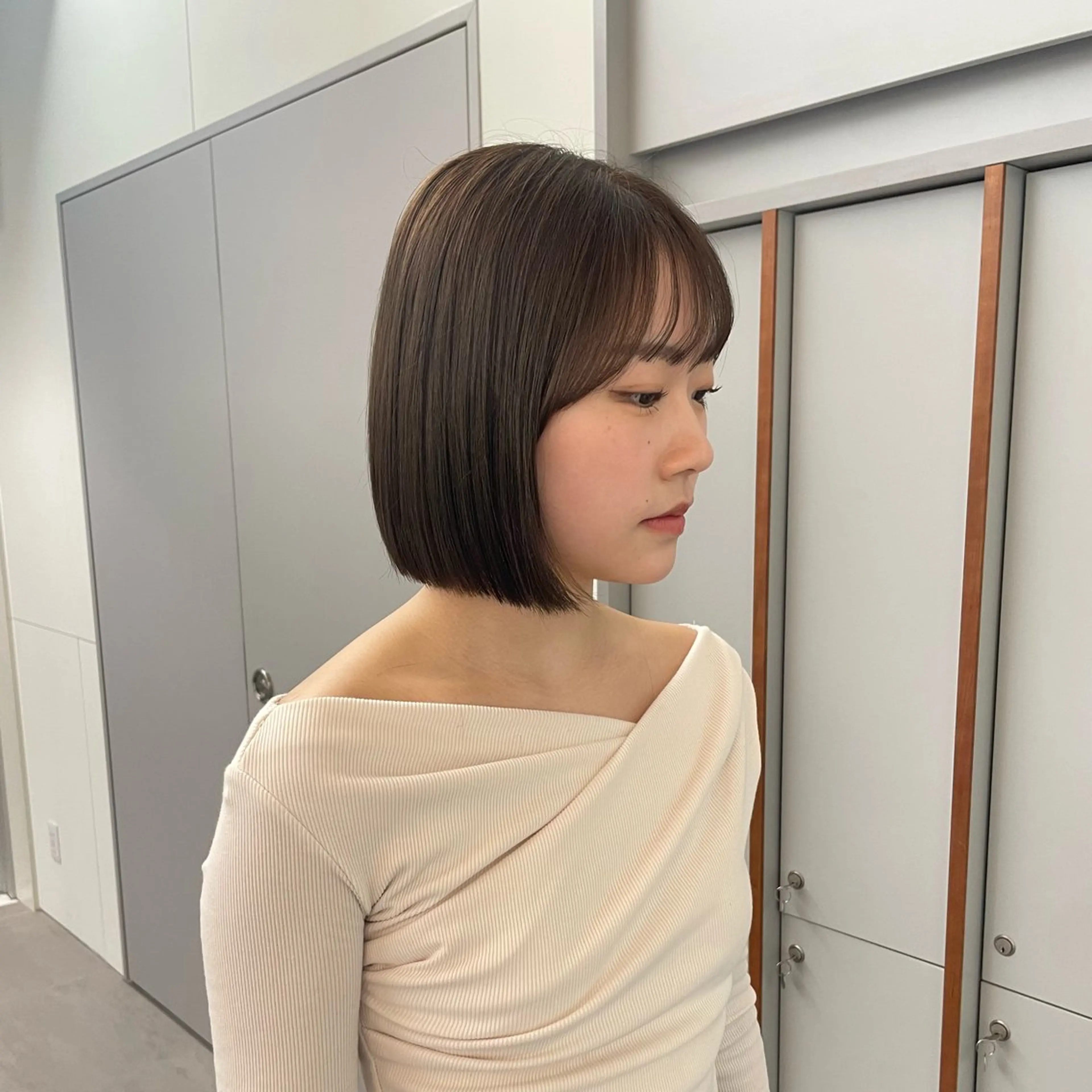 ショート カラー ベージュカラー ブリーチ 透明感カラー ダブルカラー ボブ カット トリートメント 髪質改善カラー/ボブ 🌻Mutsumiのヘアスタイル