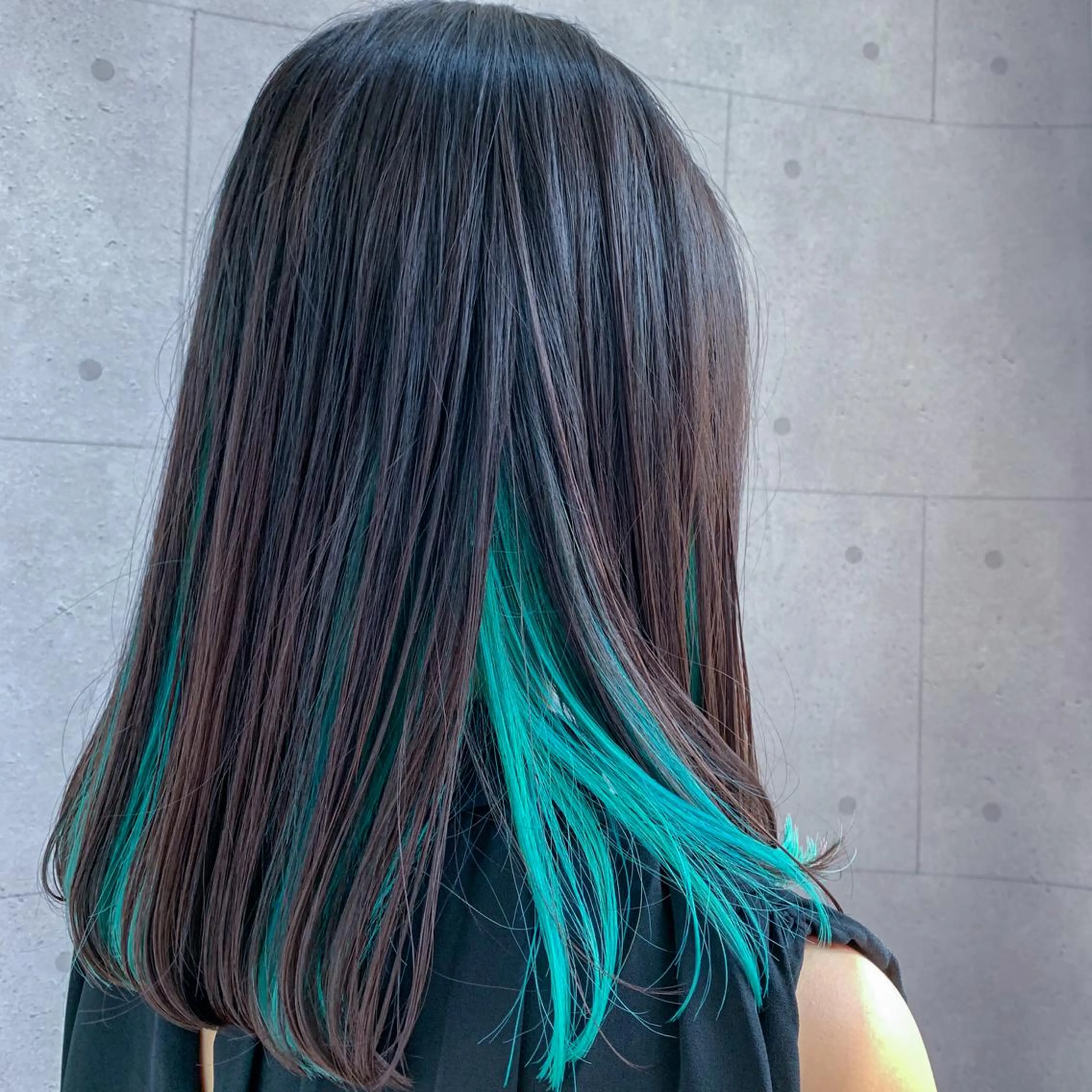 セミロング カラー スギヤマ ショウゴのヘアスタイル