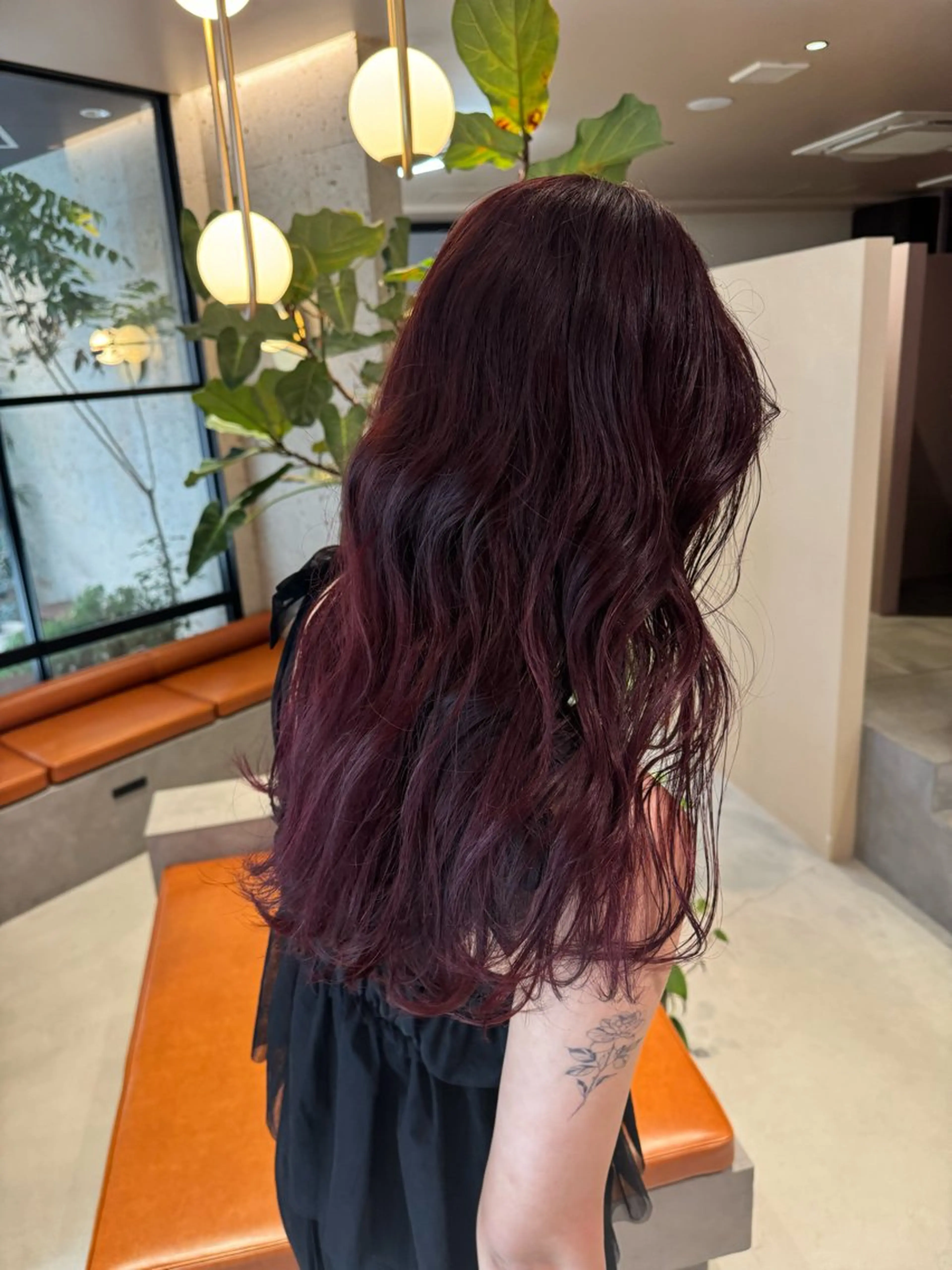 ロング カラー ブリーチ 桒原 ちさのヘアスタイル