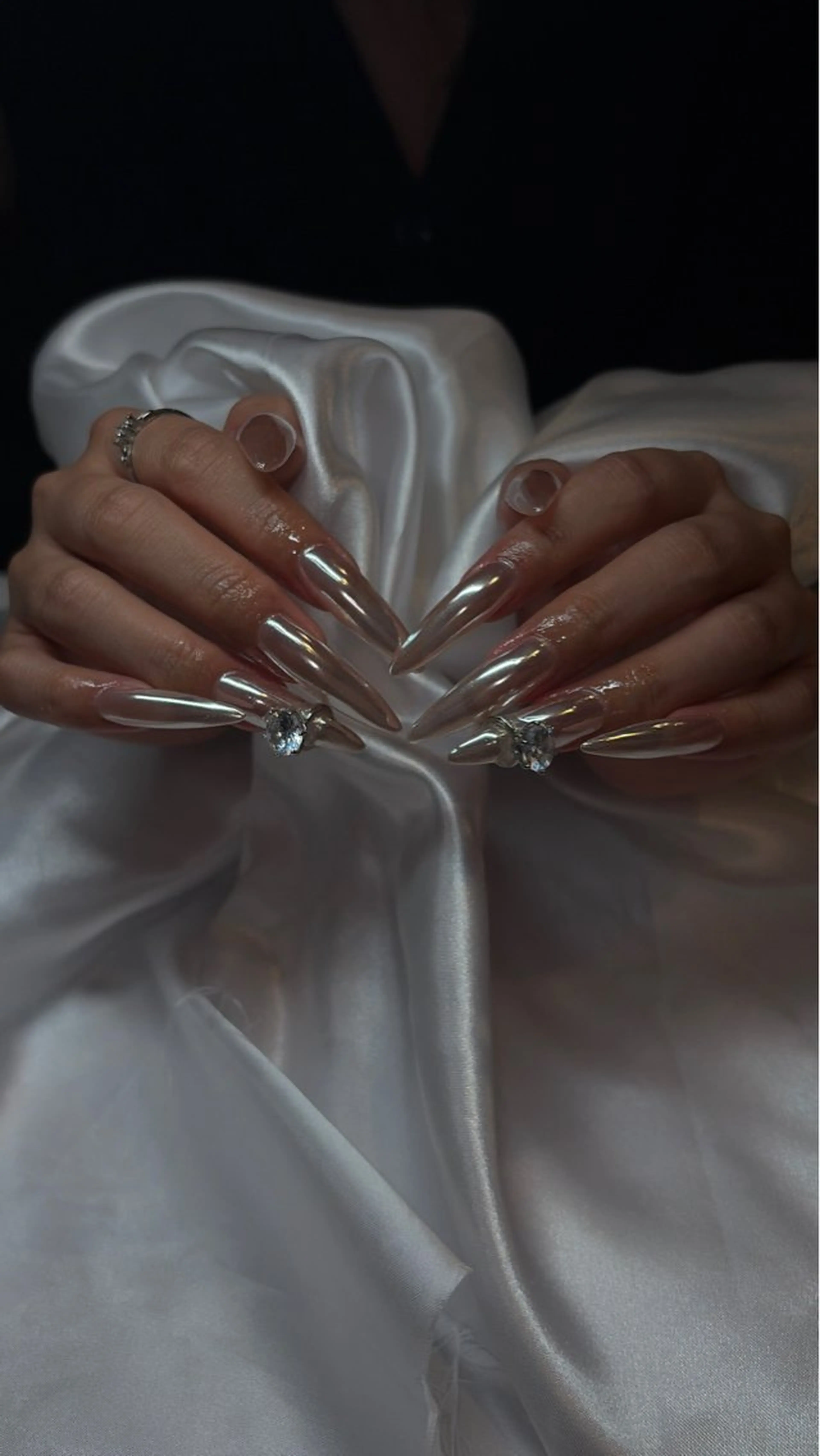 ネイル ミラーネイル 持ち込み ホワイト ハンドネイル アラカキ アンジュのネイルデザイン