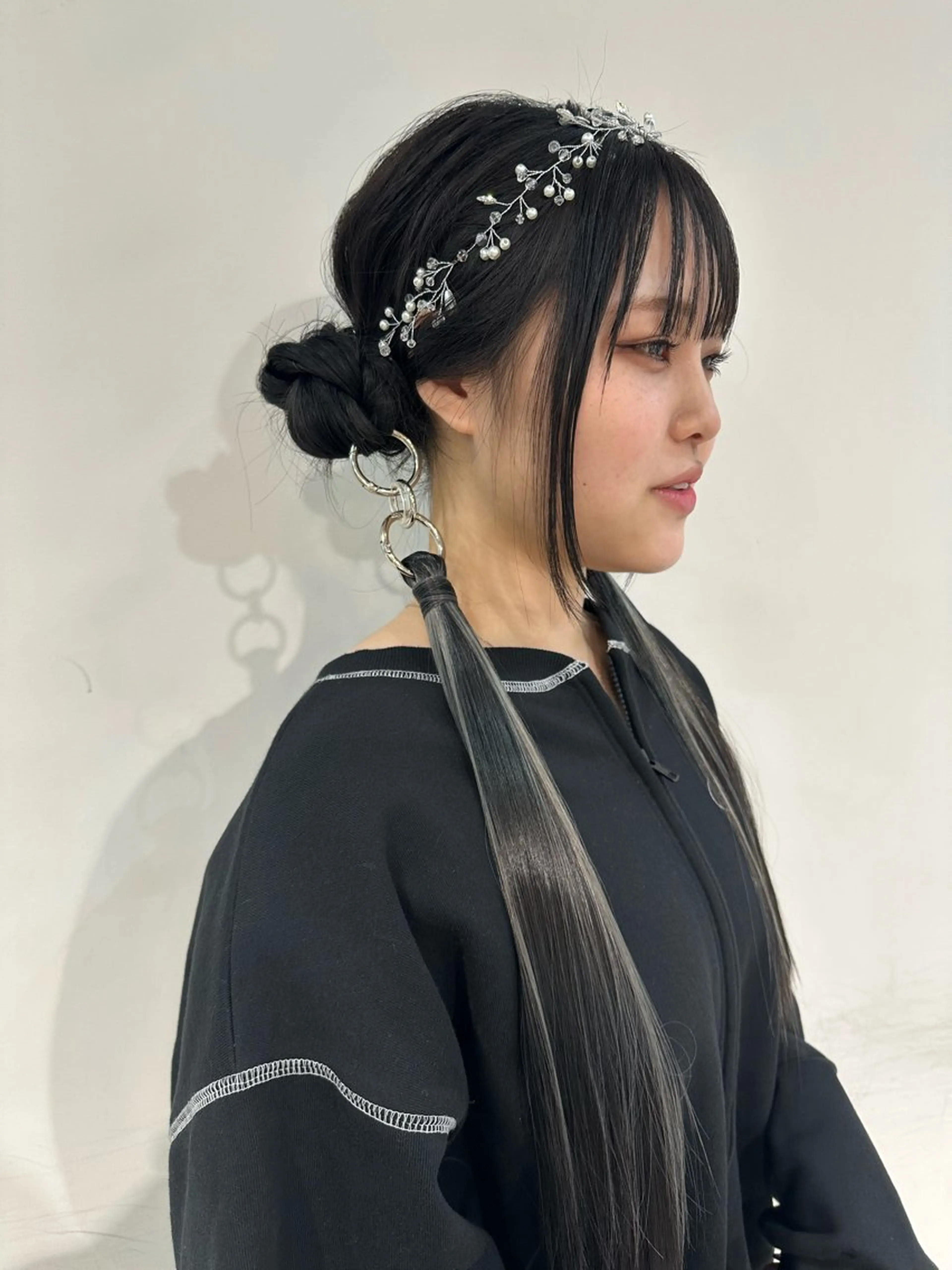 ロング ヘアアレンジ お団子ヘア ポニーテール 卒業式のヘアスタイル ヘアセット 七井 香奈 (なないかな)のヘアスタイル