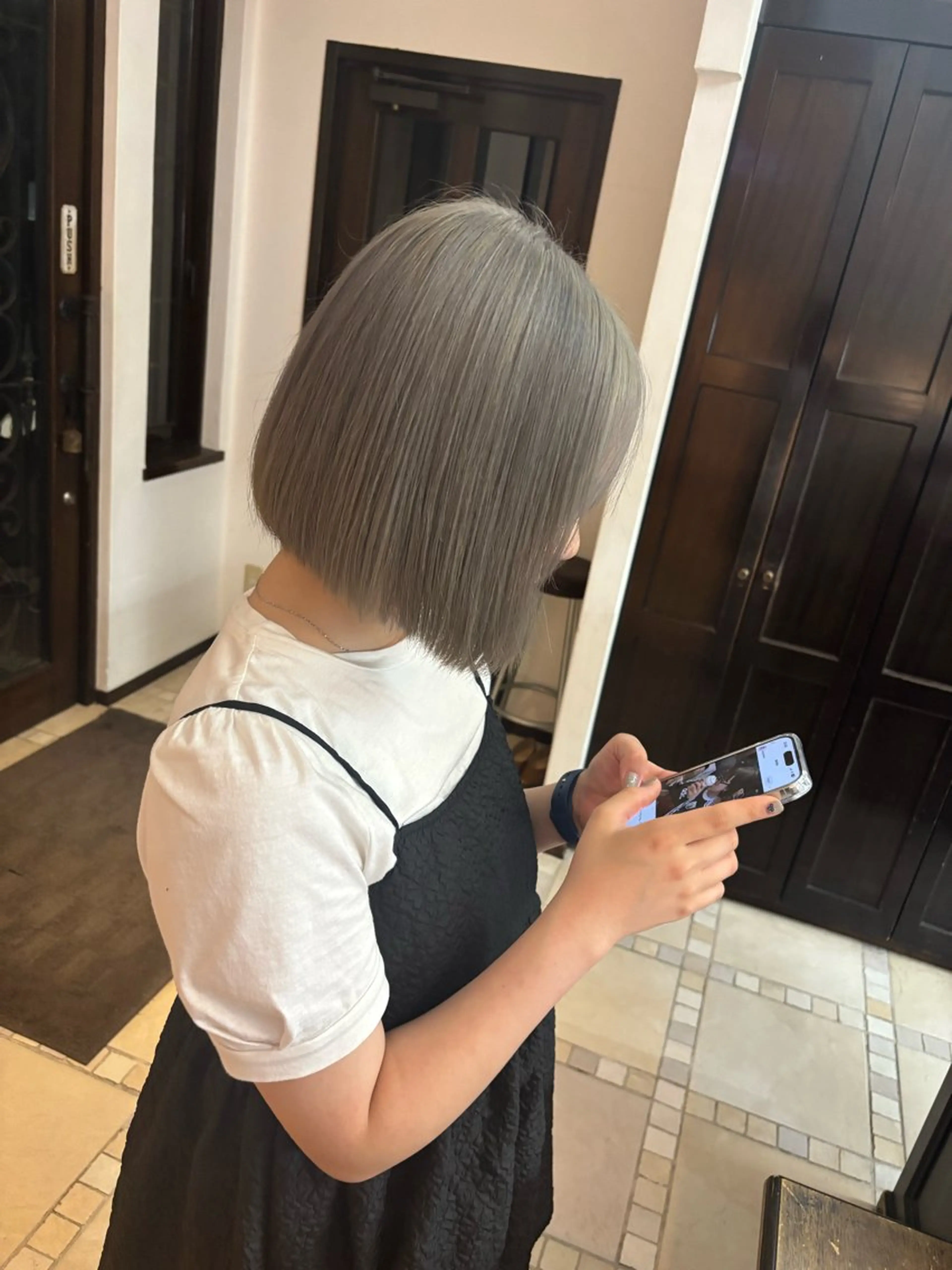 ミディアム カラー 勝田 沙耶のヘアスタイル