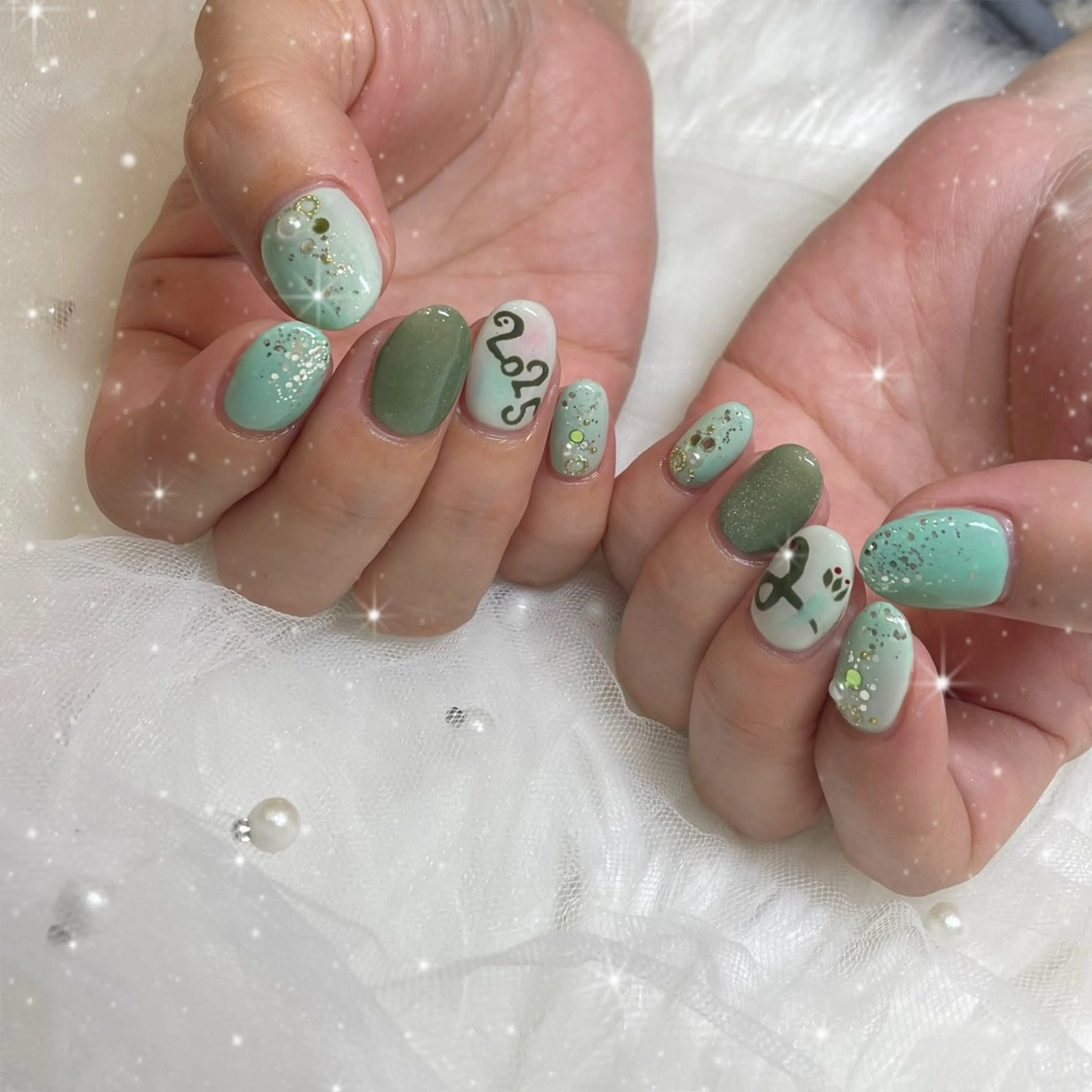 ネイル ハンドネイル Blue daisy RIN🎀のネイルデザイン