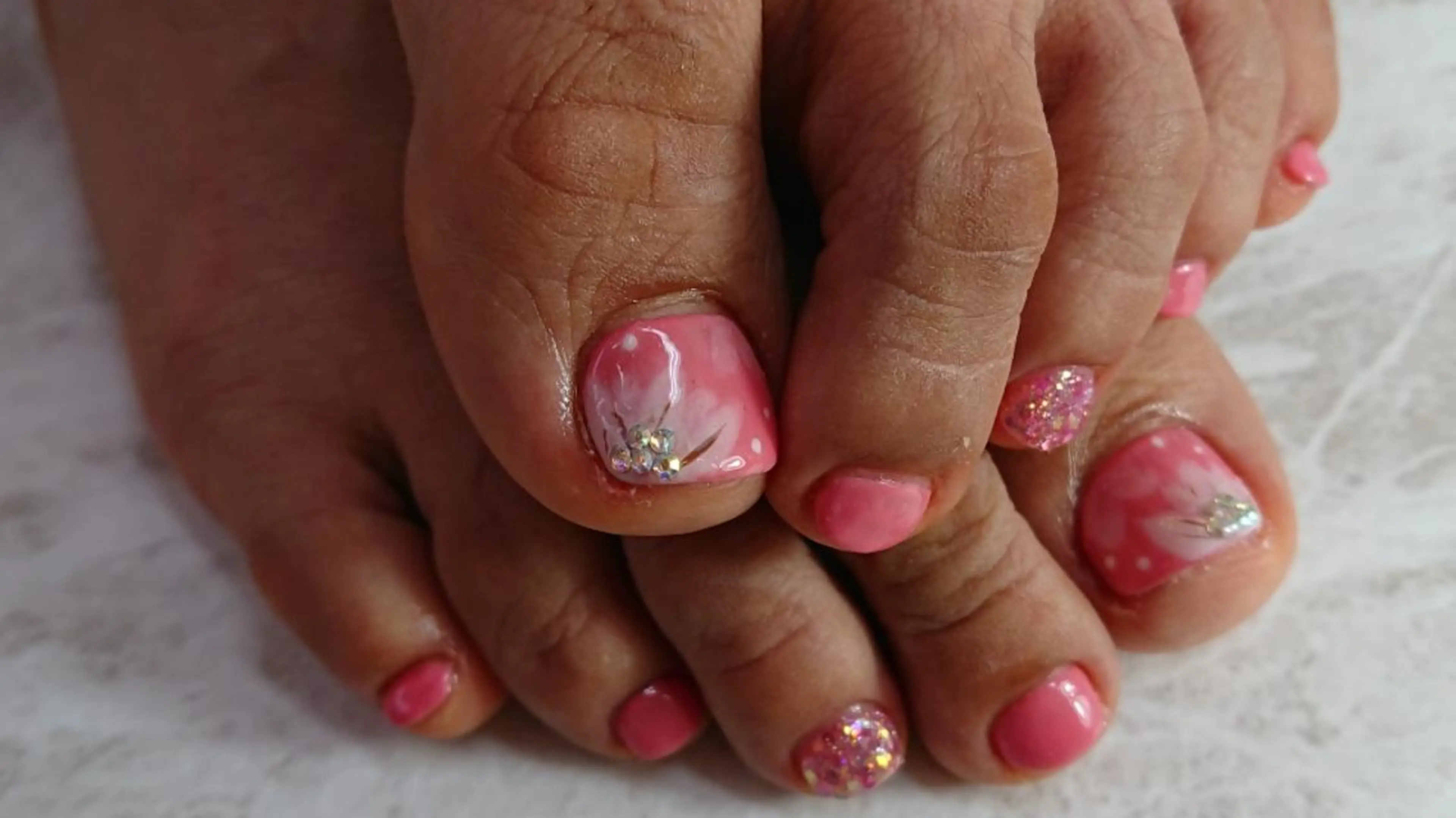 ネイル フラワーネイル ピンク ホワイト 林 珠里のネイルデザイン