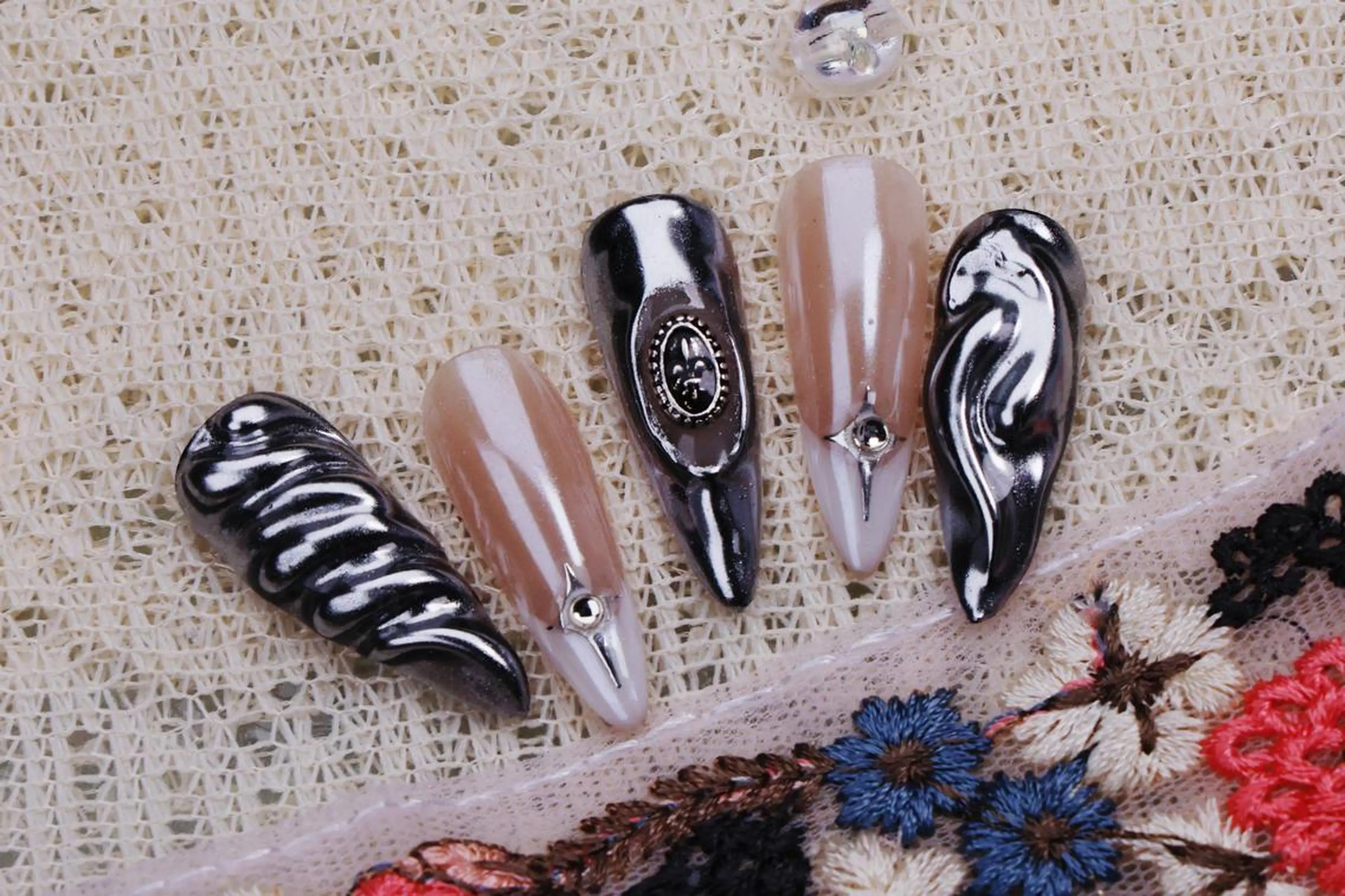 ネイル ハロウィン ロングネイル マグネットネイル スカルプネイル ネイルチップ MSSugar Nailのネイルデザイン