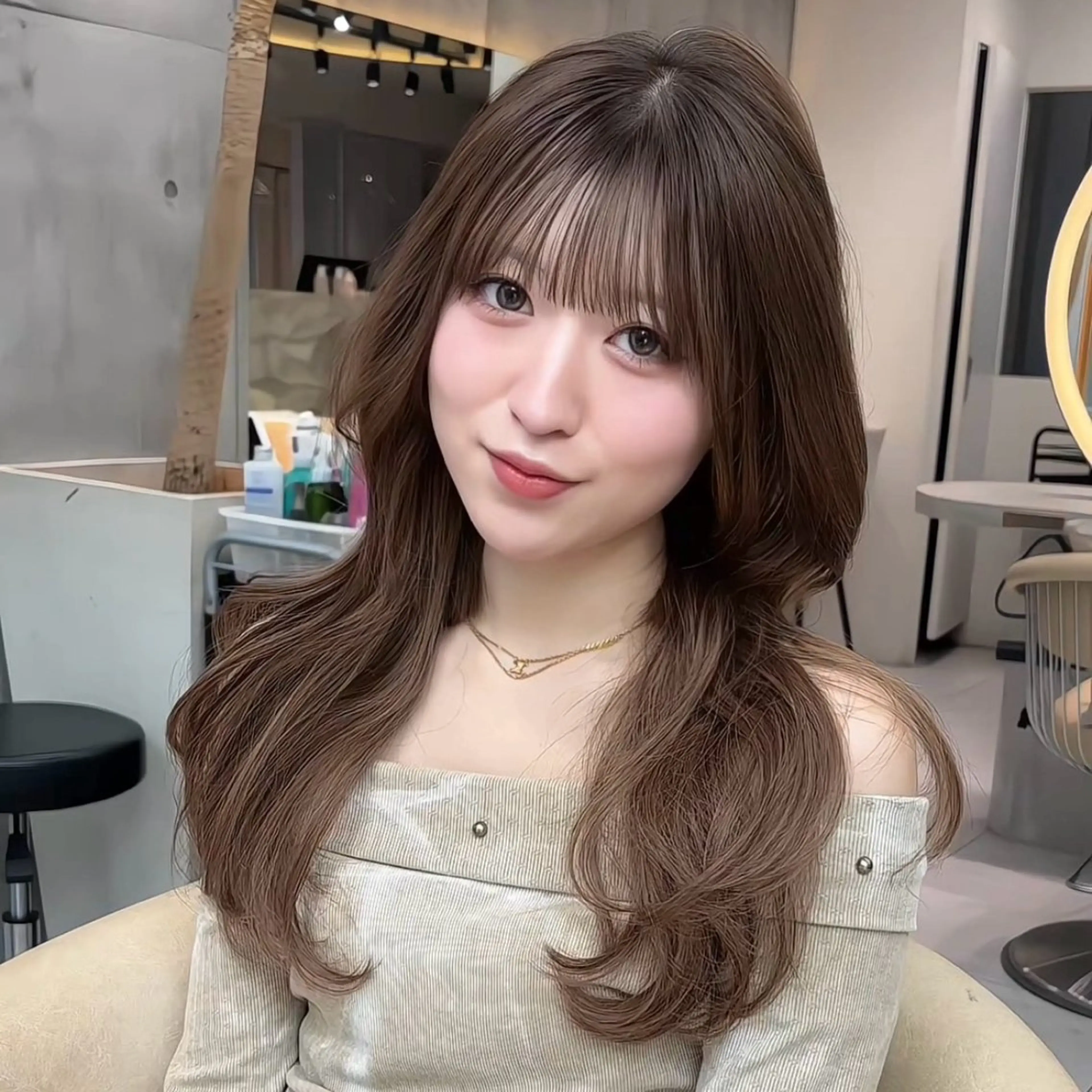セミロング カラー ベージュカラー ブリーチ ダブルカラー 韓国風ヘア 🎀𝑆𝐴𝑅𝐴 /レイヤーカット🎀のヘアスタイル